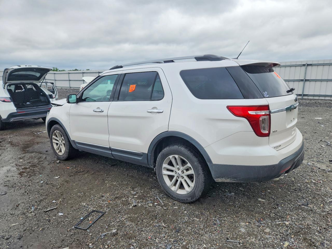 2015 Ford Explorer Xlt Белый vin: 1FM5K8D8XFGA01697