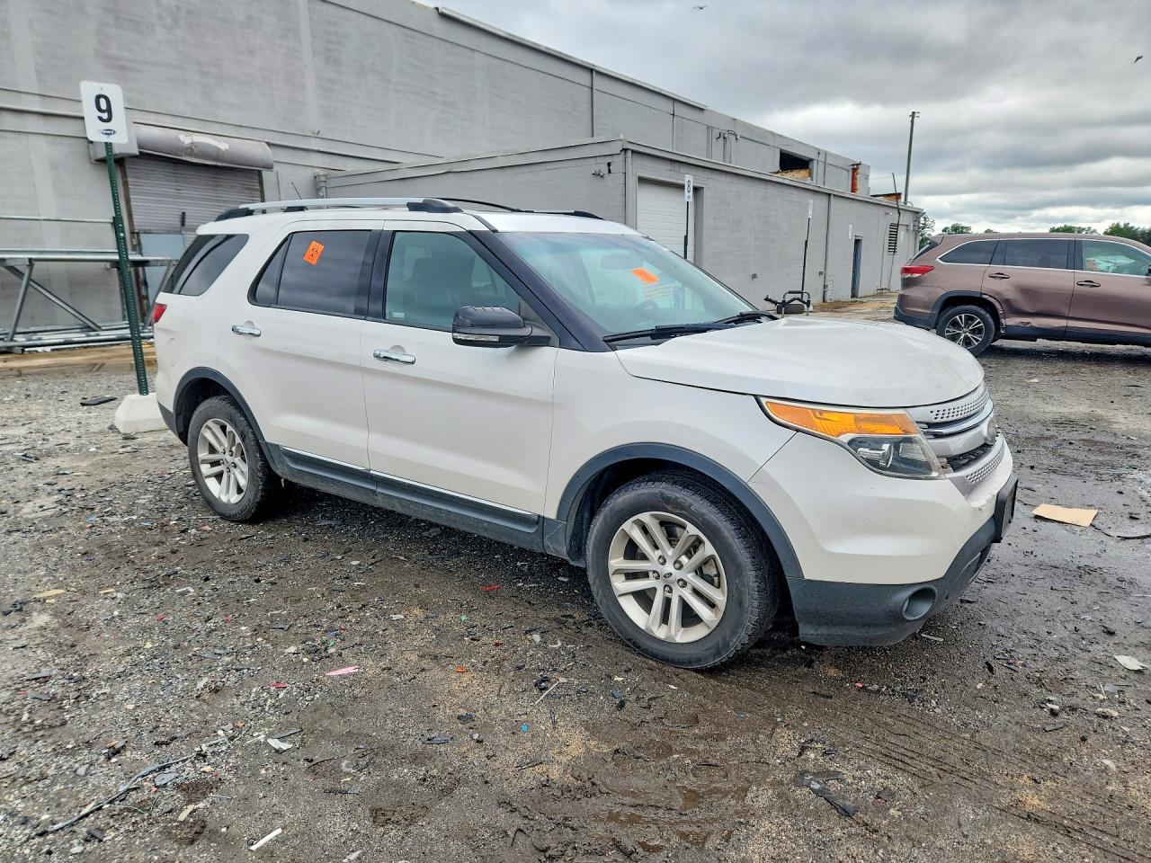 2015 Ford Explorer Xlt Белый vin: 1FM5K8D8XFGA01697