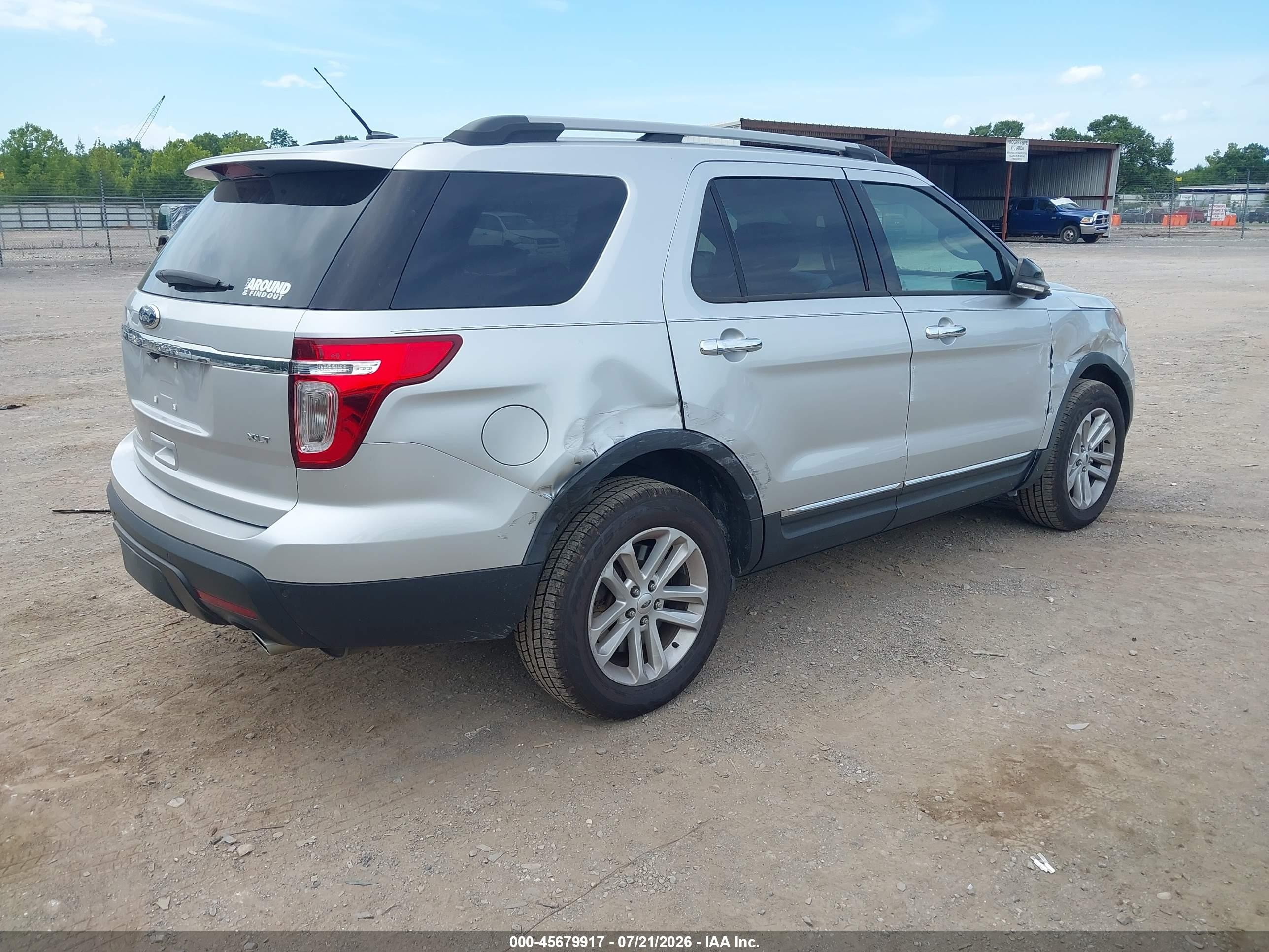 2015 Ford Explorer Xlt Серебряный vin: 1FM5K8D8XFGC55989