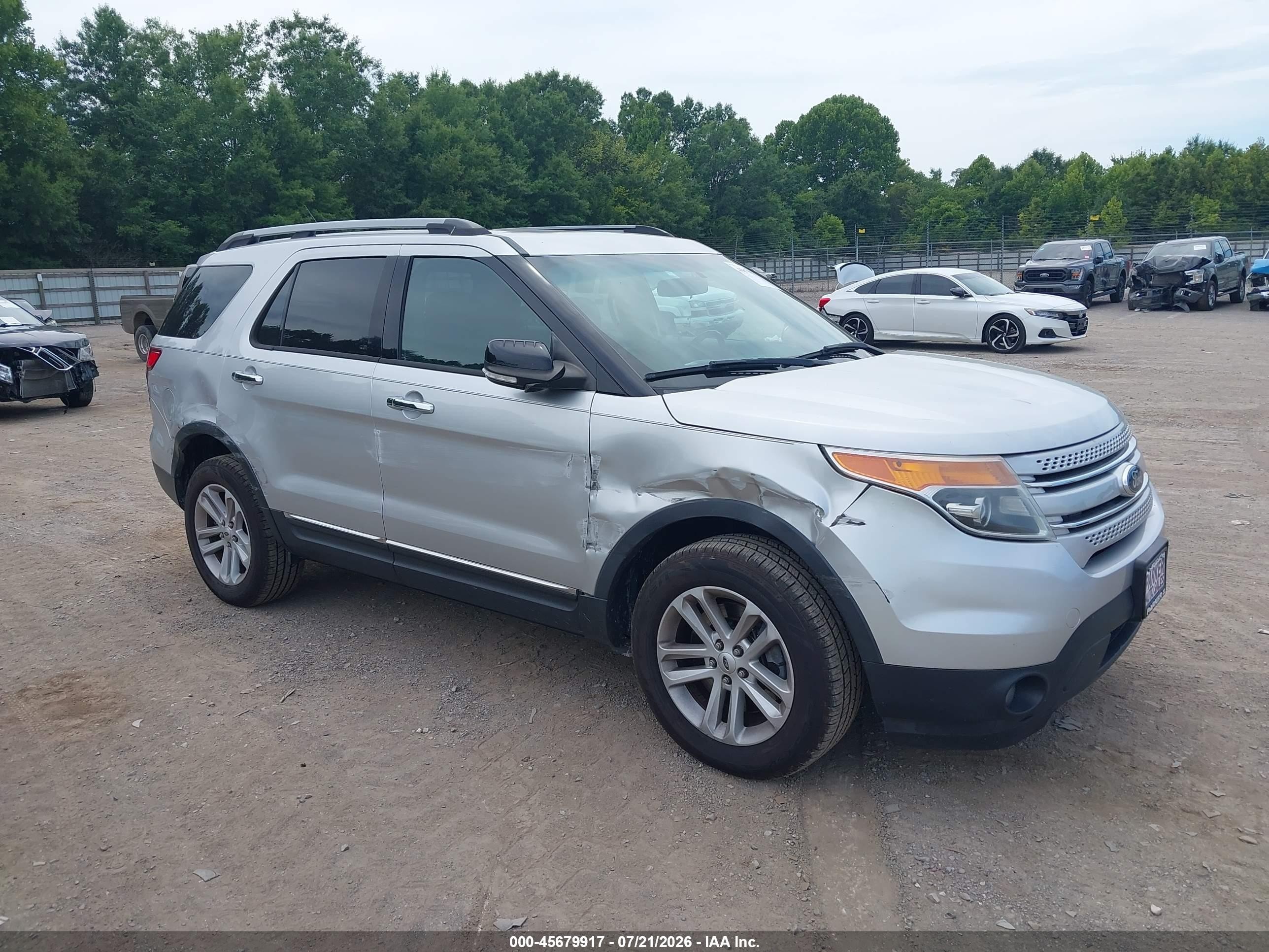 2015 Ford Explorer Xlt Серебряный vin: 1FM5K8D8XFGC55989