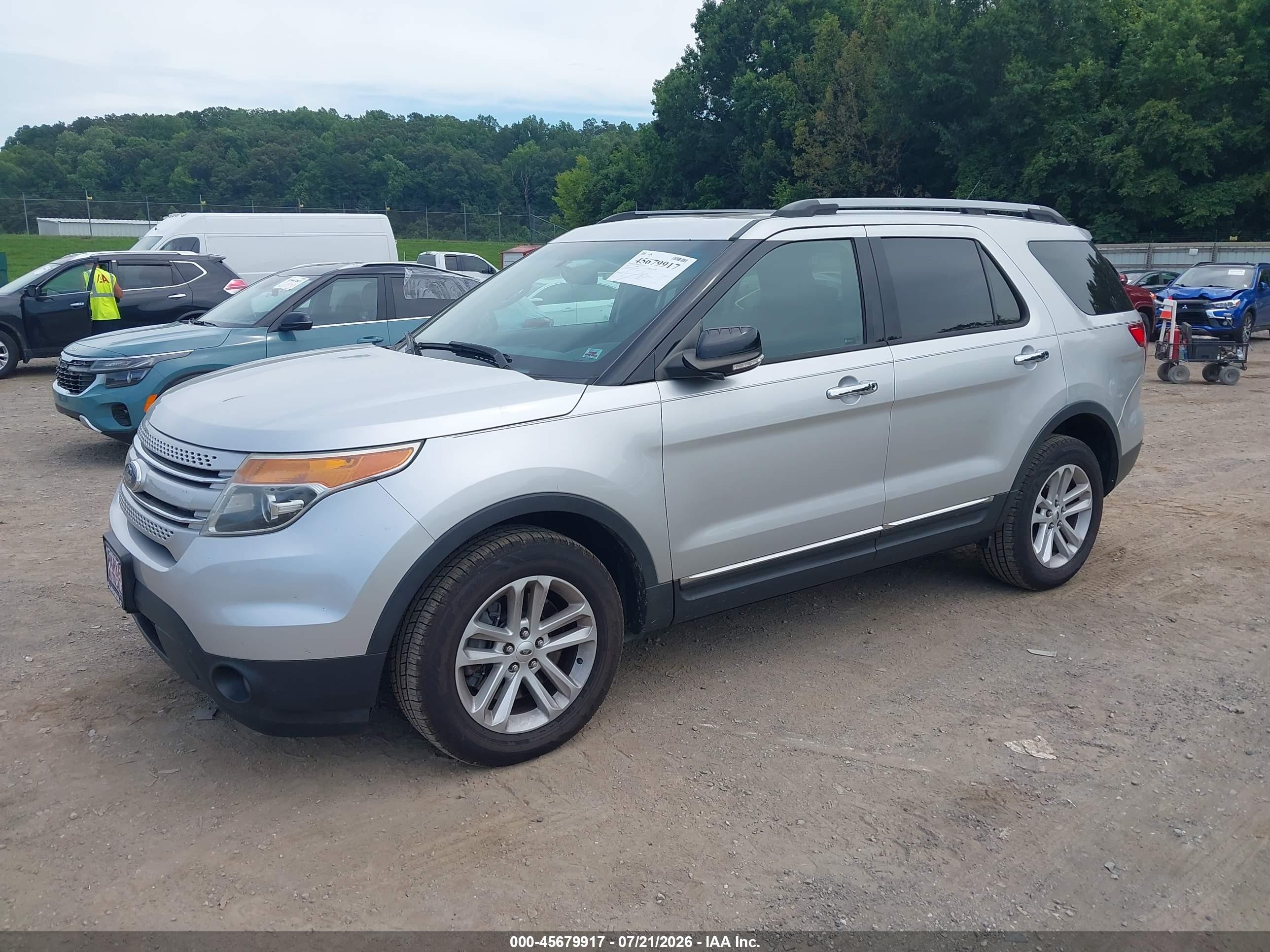 2015 Ford Explorer Xlt Серебряный vin: 1FM5K8D8XFGC55989