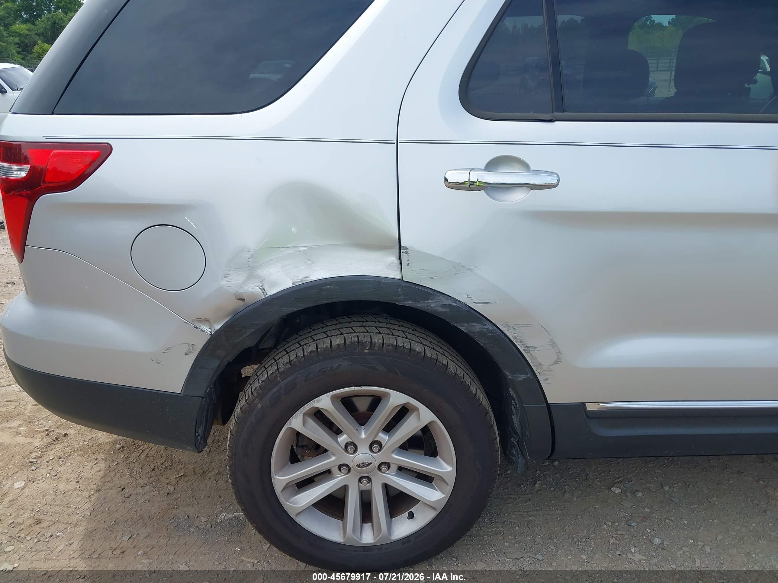 2015 Ford Explorer Xlt Серебряный vin: 1FM5K8D8XFGC55989