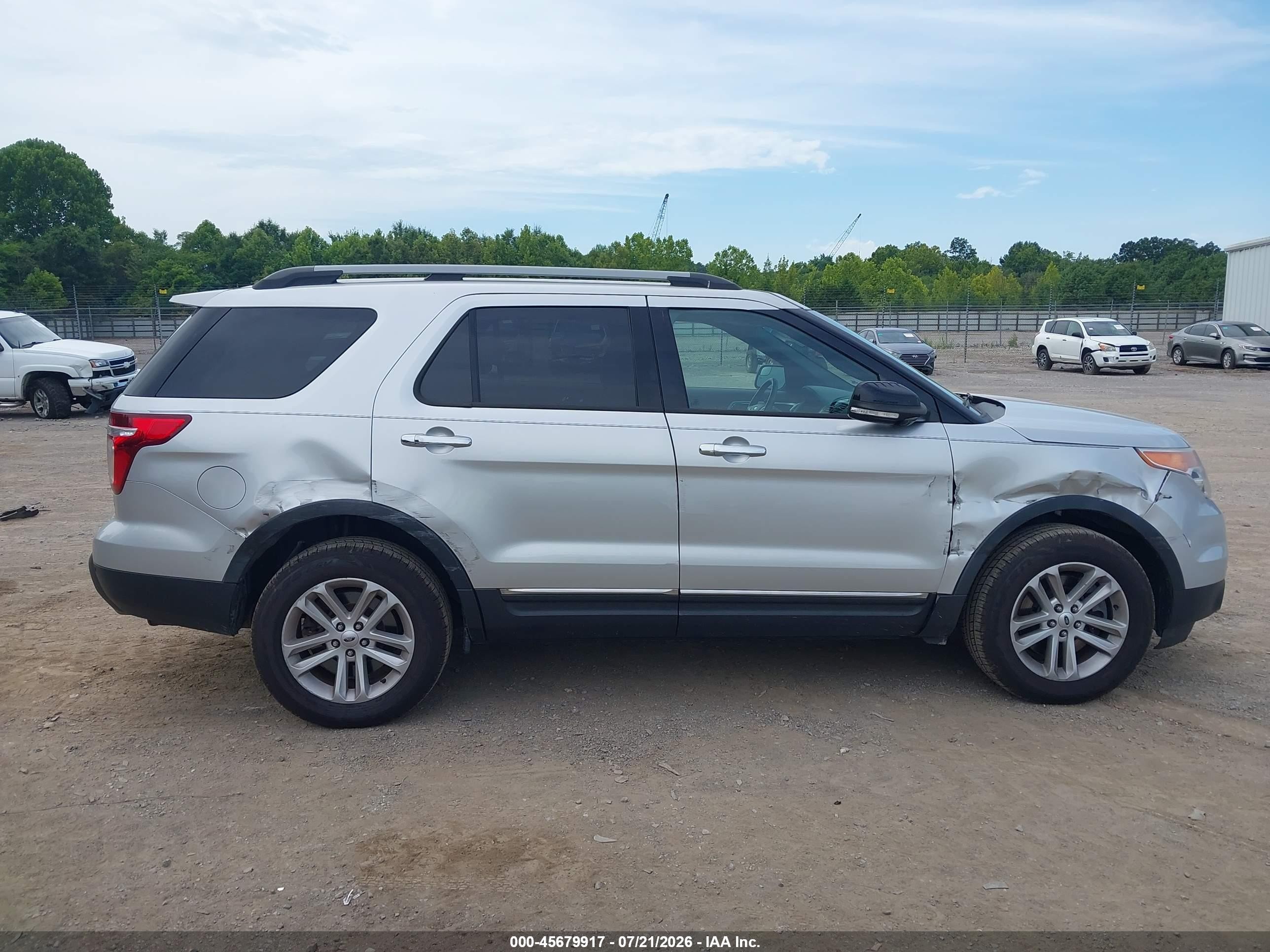 2015 Ford Explorer Xlt Серебряный vin: 1FM5K8D8XFGC55989