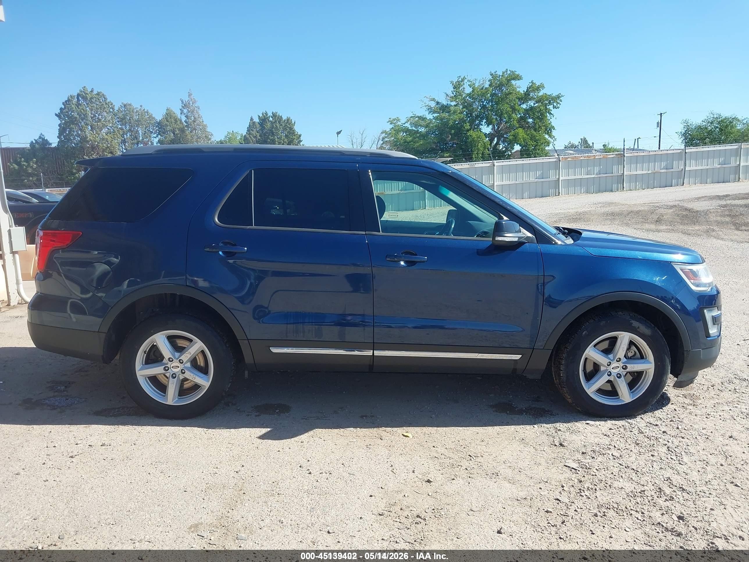 2016 Ford Explorer Xlt Blue vin: 1FM5K8D8XGGC63060