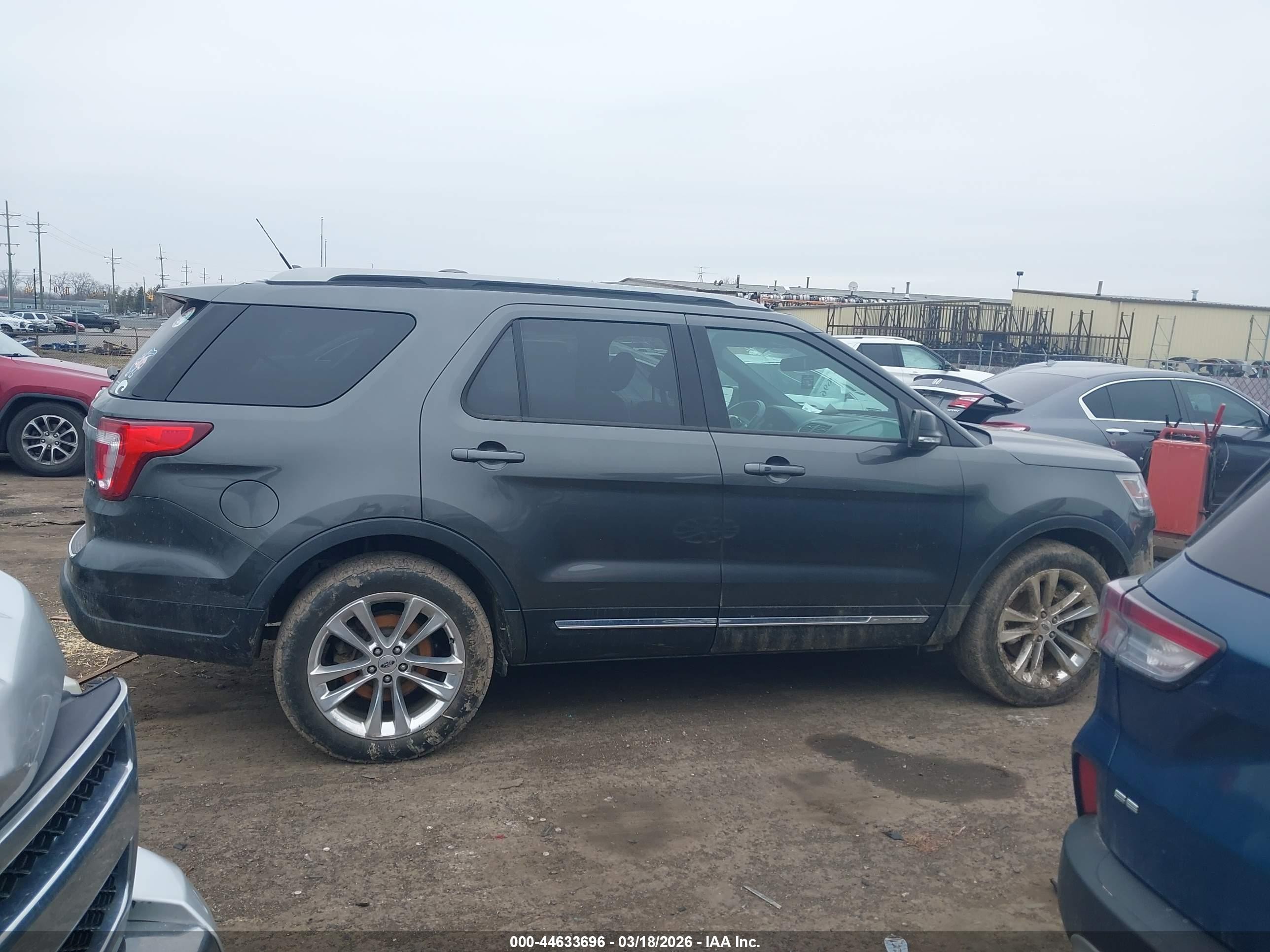 2018 Ford Explorer Xlt Gray vin: 1FM5K8D8XJGC32589