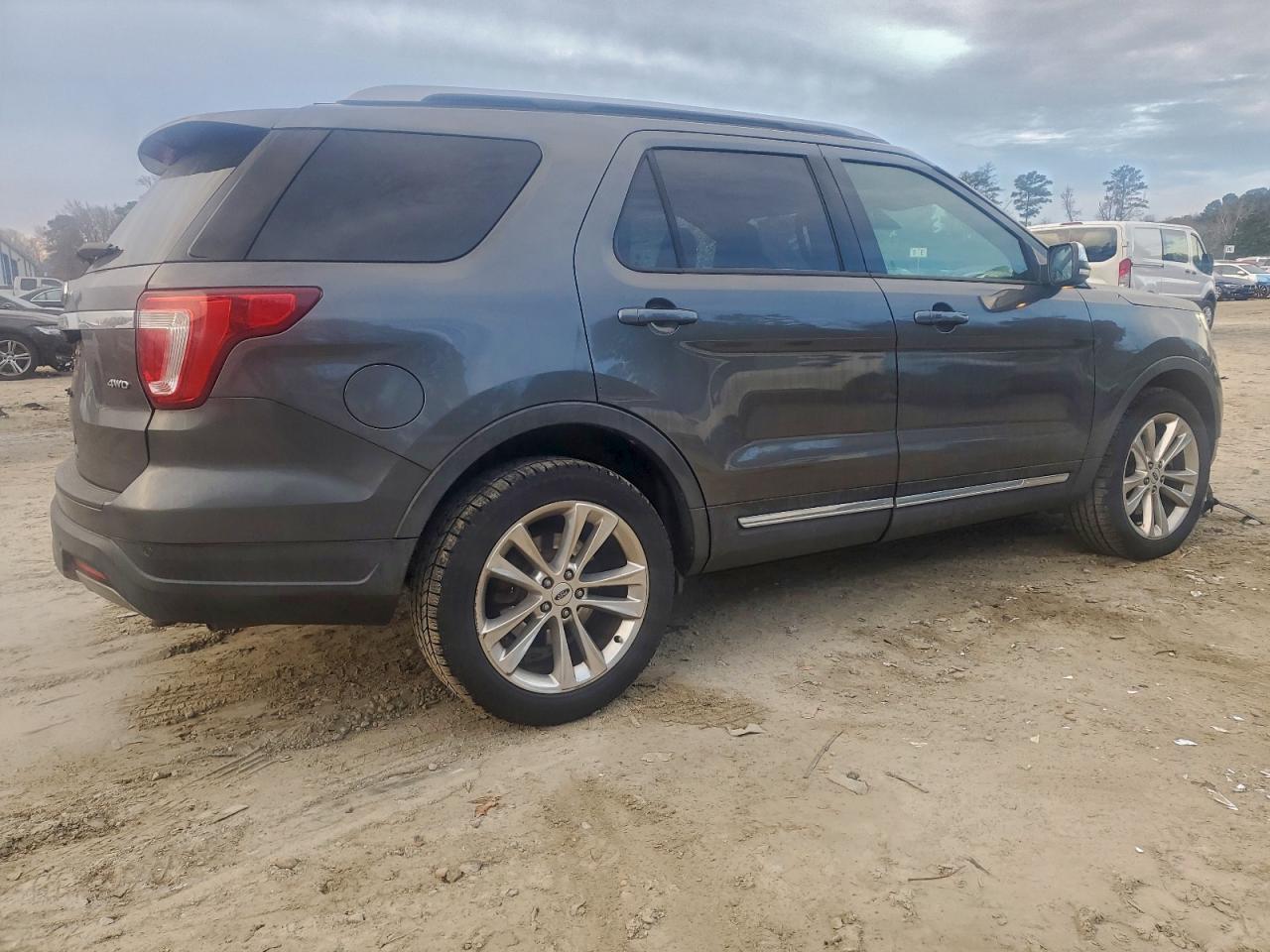 2019 Ford Explorer Xlt Gray vin: 1FM5K8D8XKGA02147