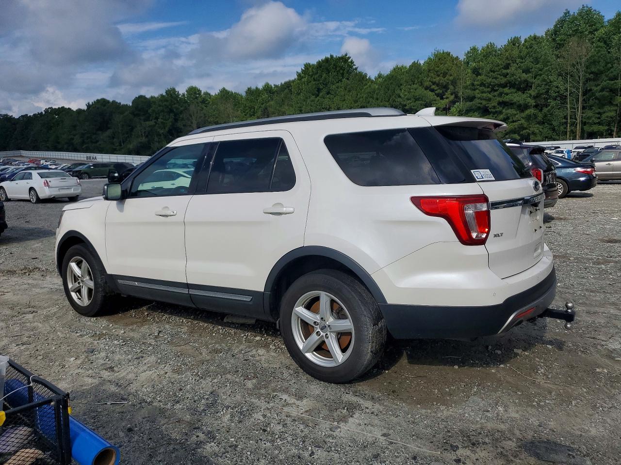 2017 Ford Explorer Xlt White vin: 1FM5K8DH1HGA14955