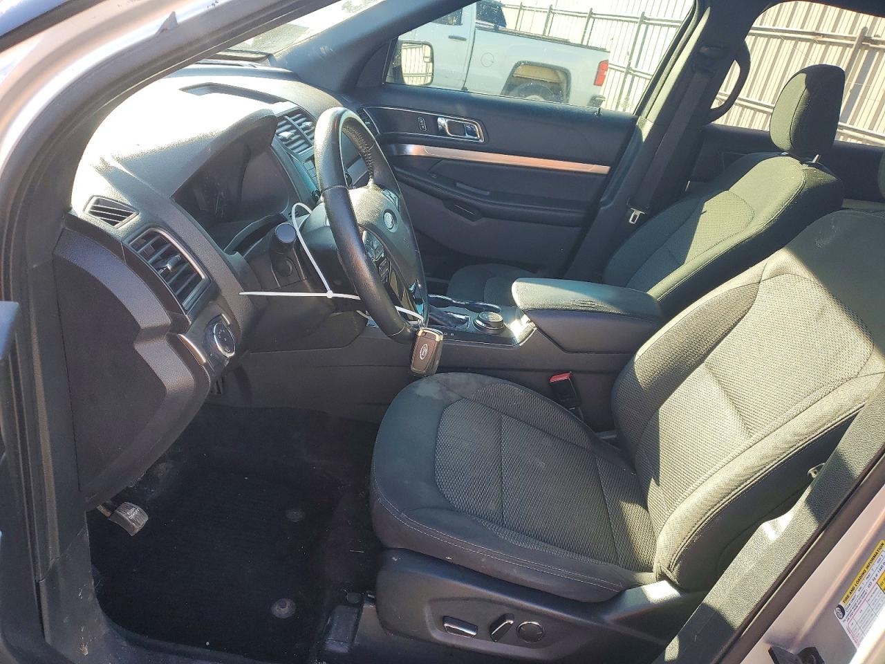 2018 Ford Explorer Xlt Silver vin: 1FM5K8DH2JGC05354