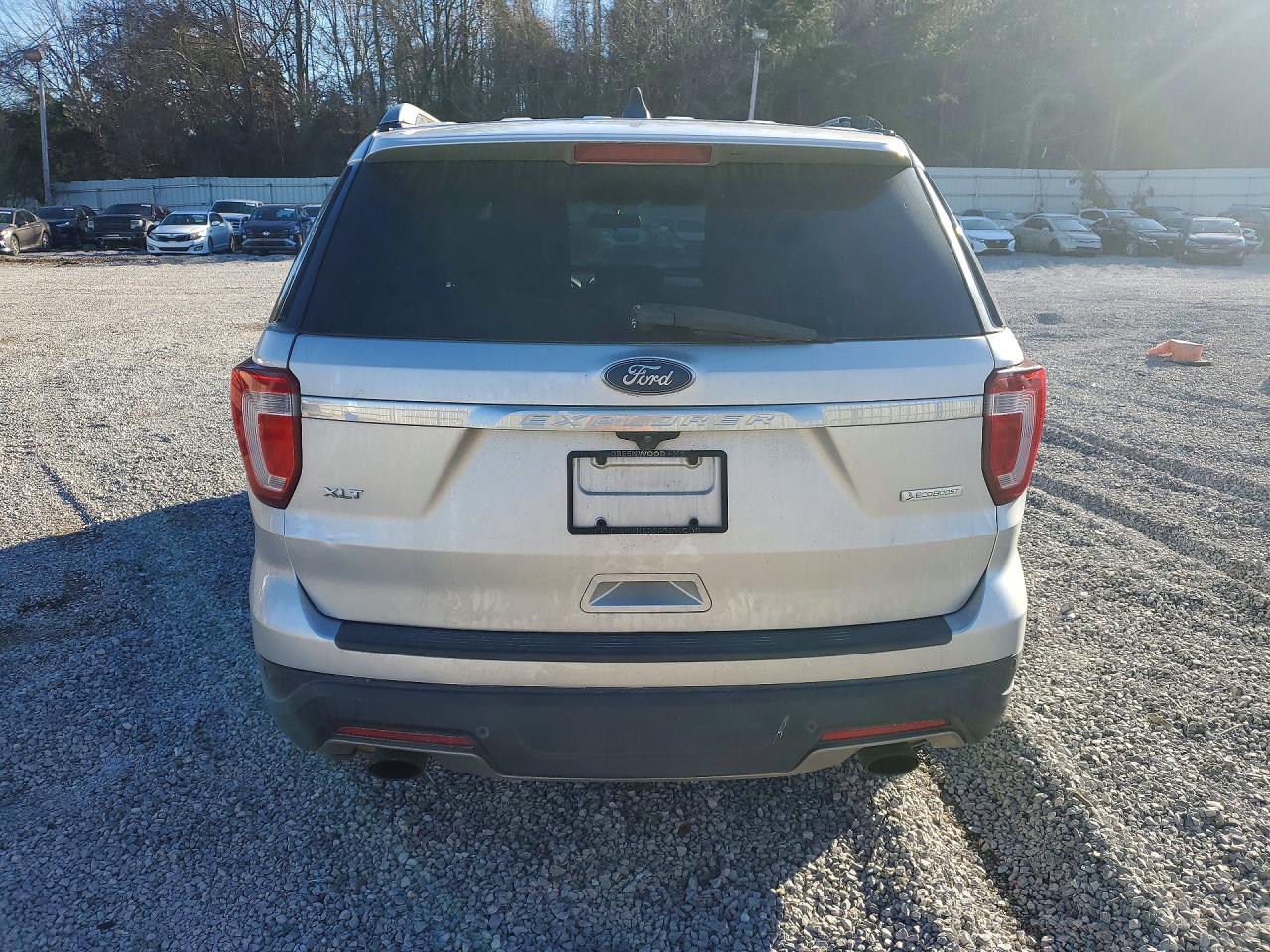 2018 Ford Explorer Xlt Silver vin: 1FM5K8DH2JGC05354