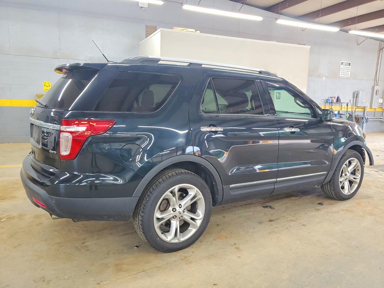 2015 Ford Explorer Limited Blue vin: 1FM5K8F80FGA78009