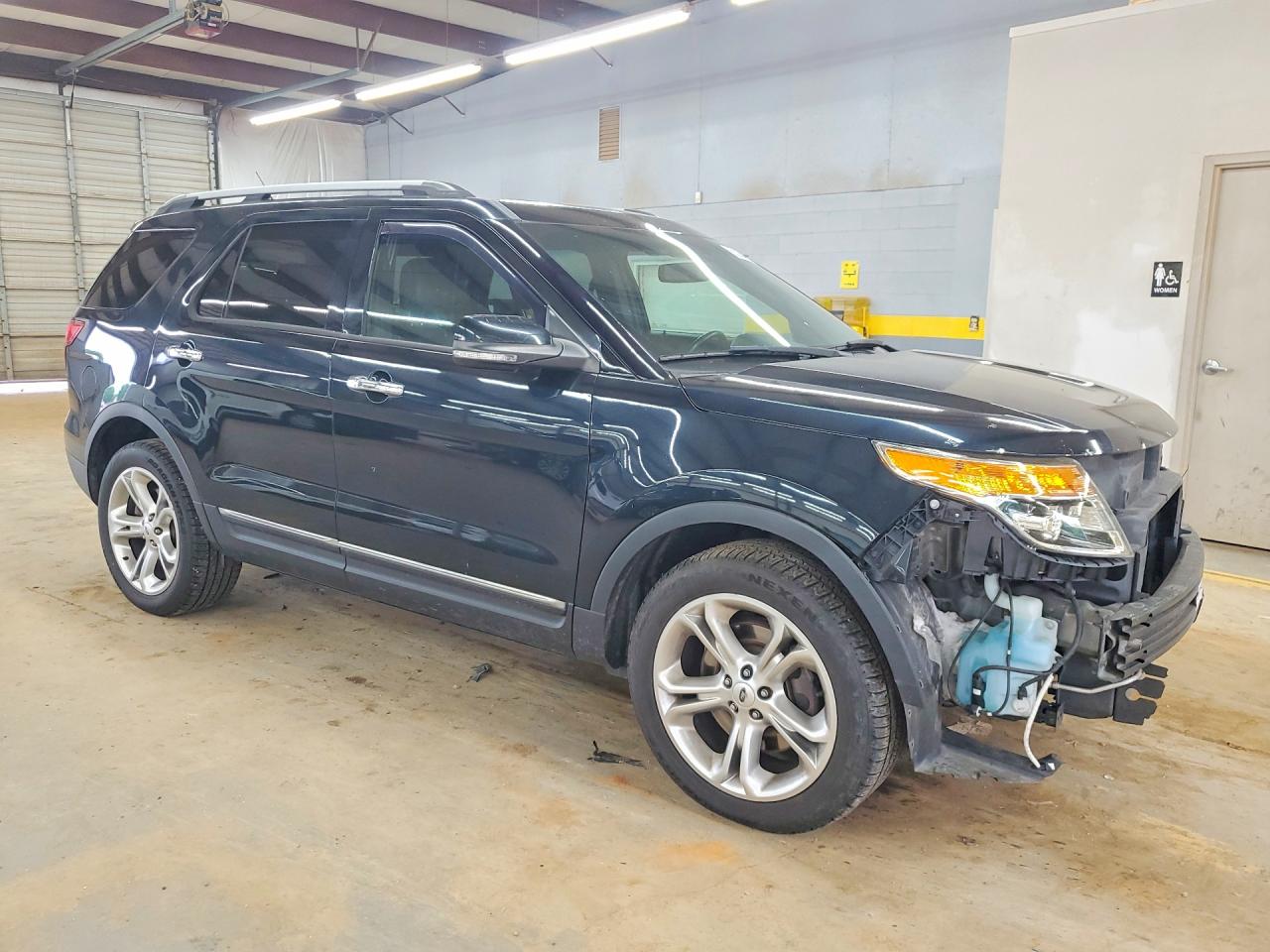 2015 Ford Explorer Limited Blue vin: 1FM5K8F80FGA78009