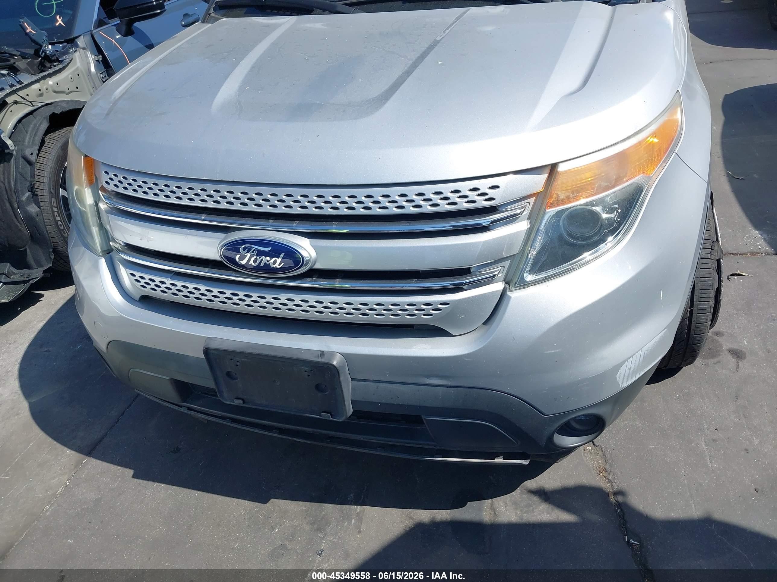2015 Ford Explorer Limited Silver vin: 1FM5K8F82FGA15624