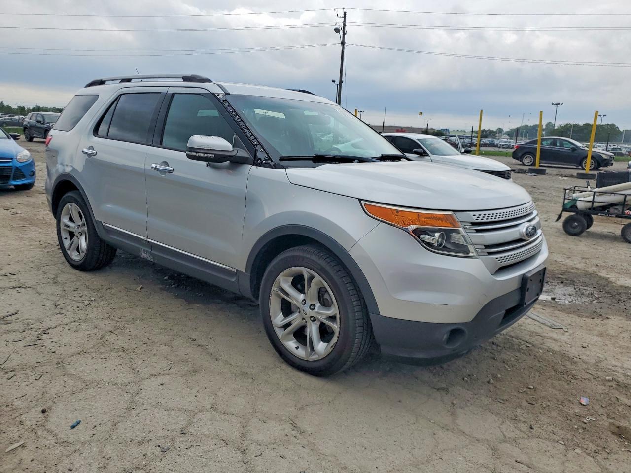 2015 Ford Explorer Limited Серебряный vin: 1FM5K8F82FGB81609