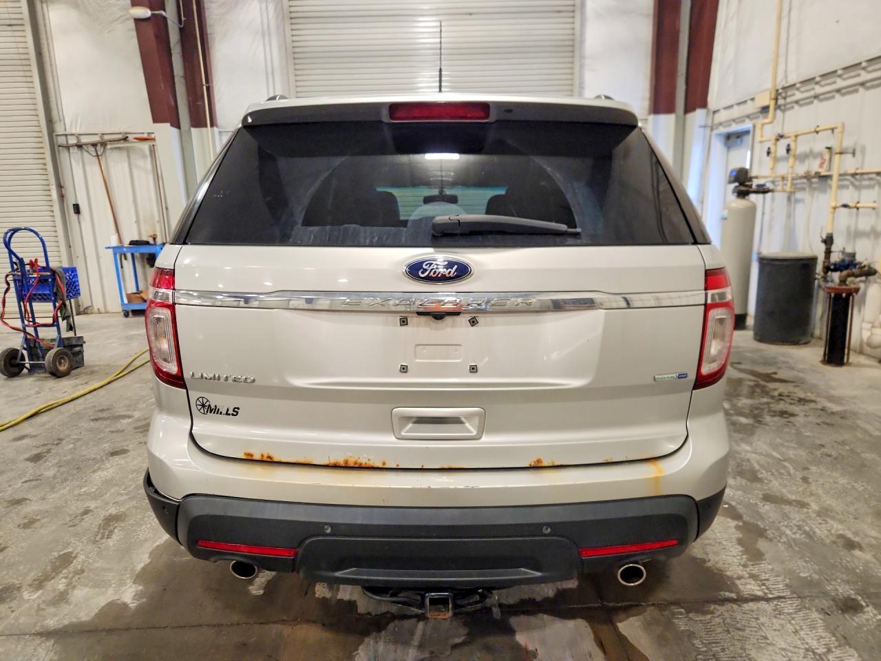2014 Ford Explorer Limited Серебряный vin: 1FM5K8F83EGC24868