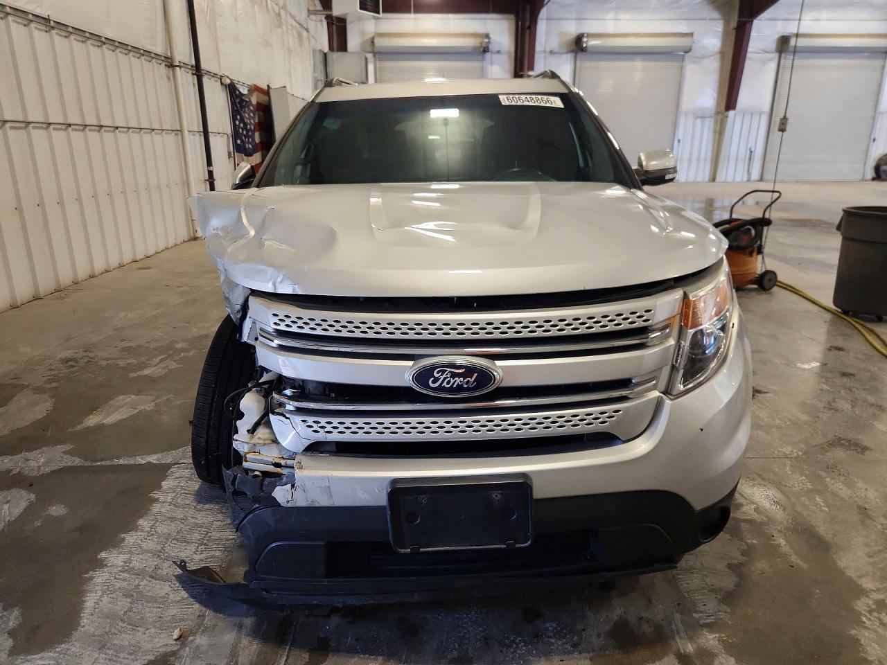 2014 Ford Explorer Limited Серебряный vin: 1FM5K8F83EGC24868
