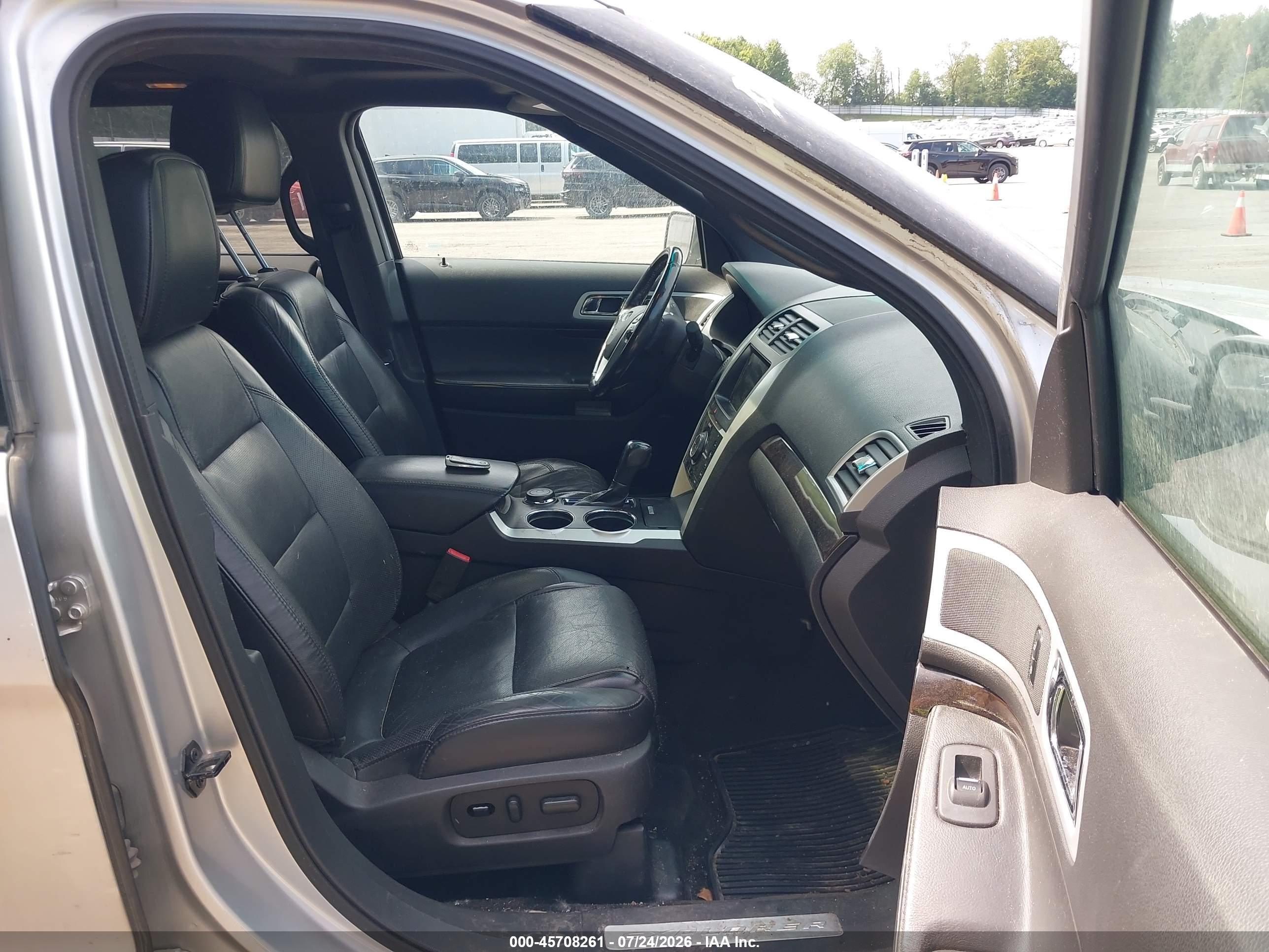 2014 Ford Explorer Limited Серебряный vin: 1FM5K8F84EGA42757