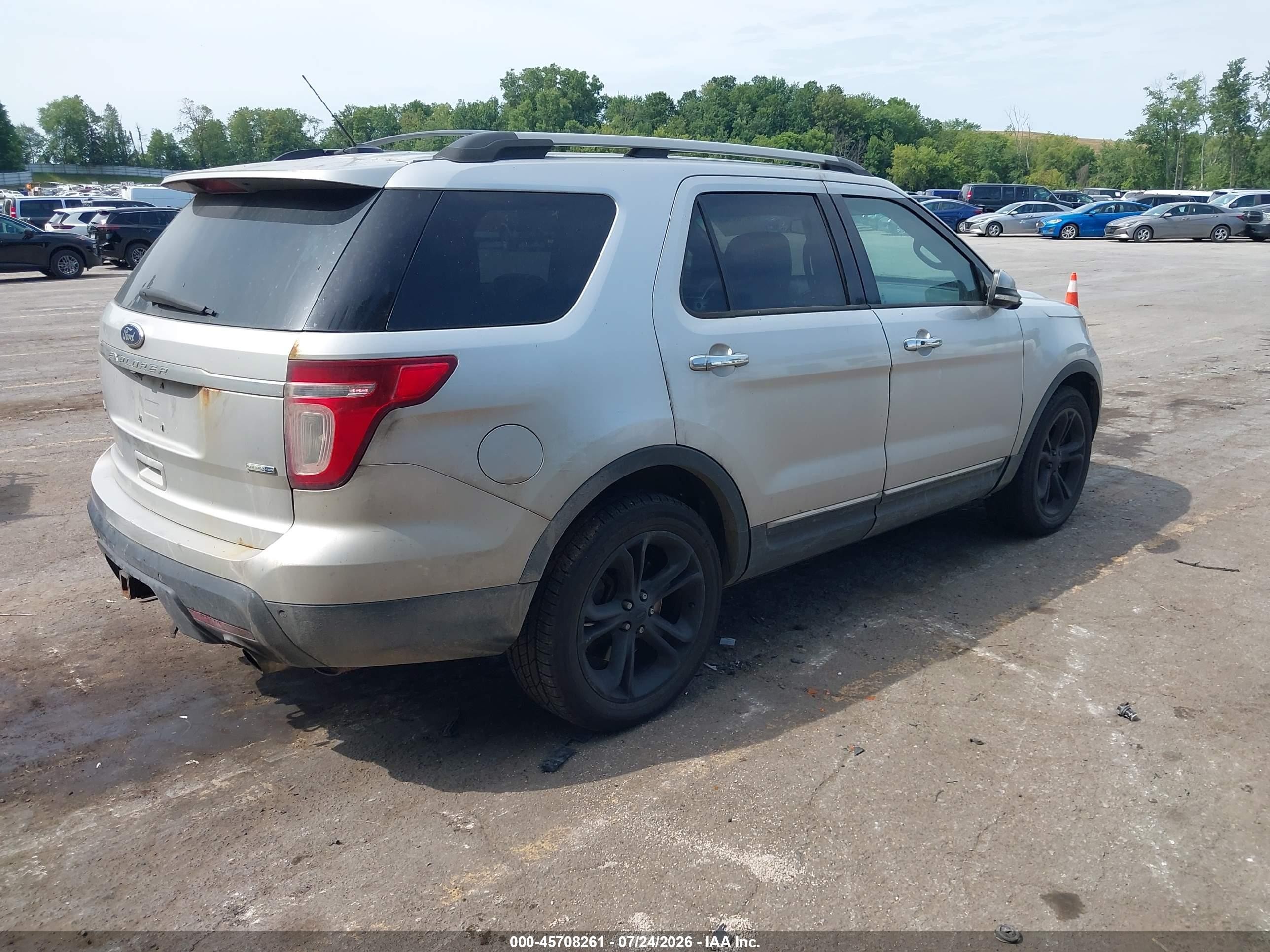 2014 Ford Explorer Limited Серебряный vin: 1FM5K8F84EGA42757