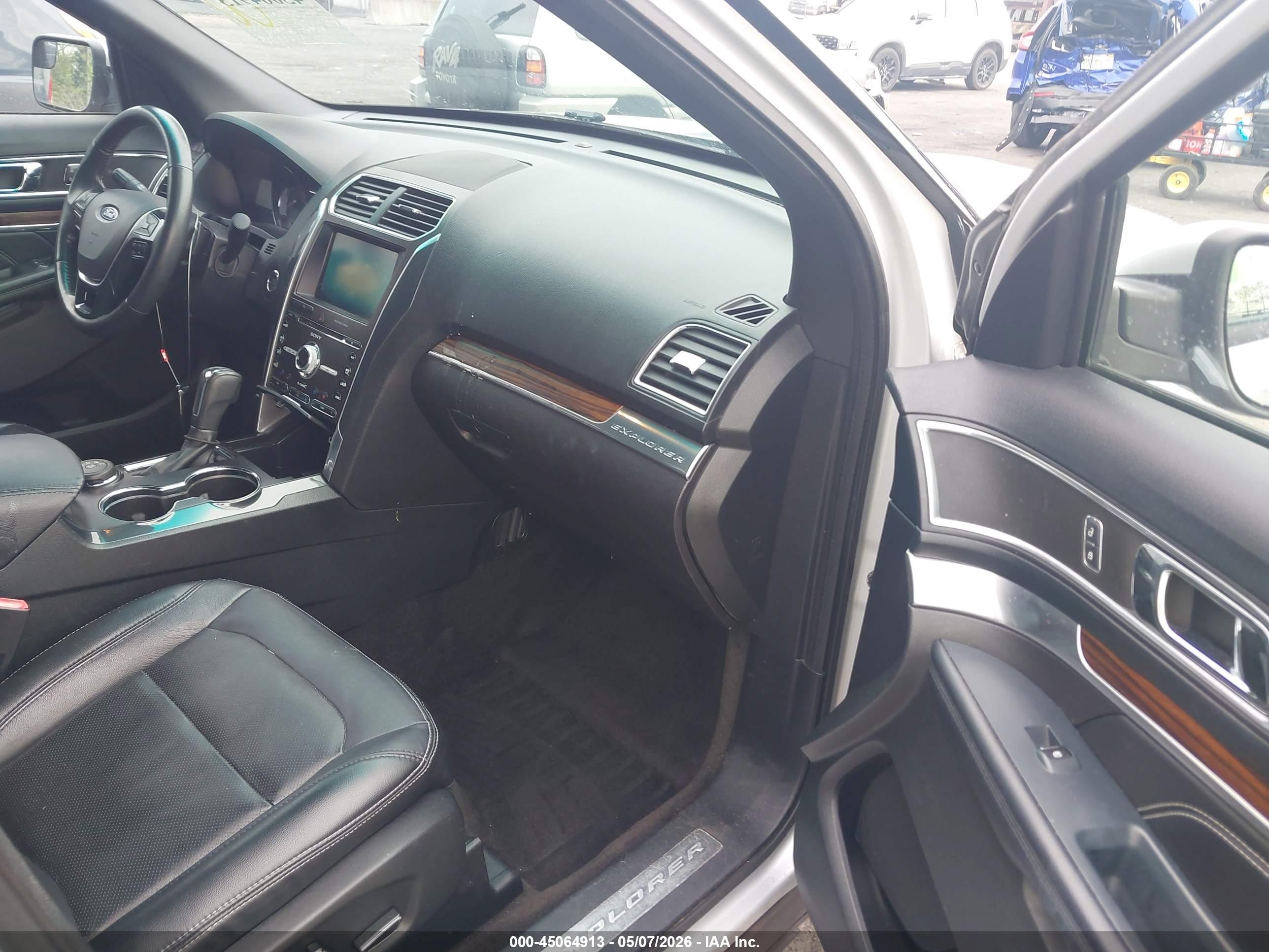 2016 Ford Explorer Limited Серебряный vin: 1FM5K8F84GGA32751
