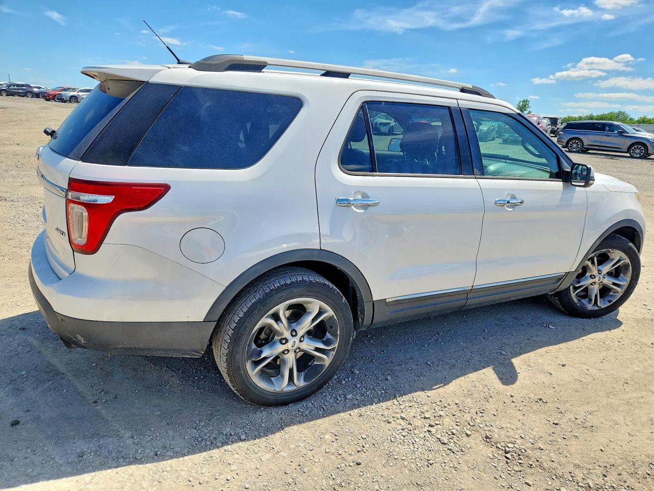 2013 Ford Explorer White vin: 1FM5K8F85DGA00645