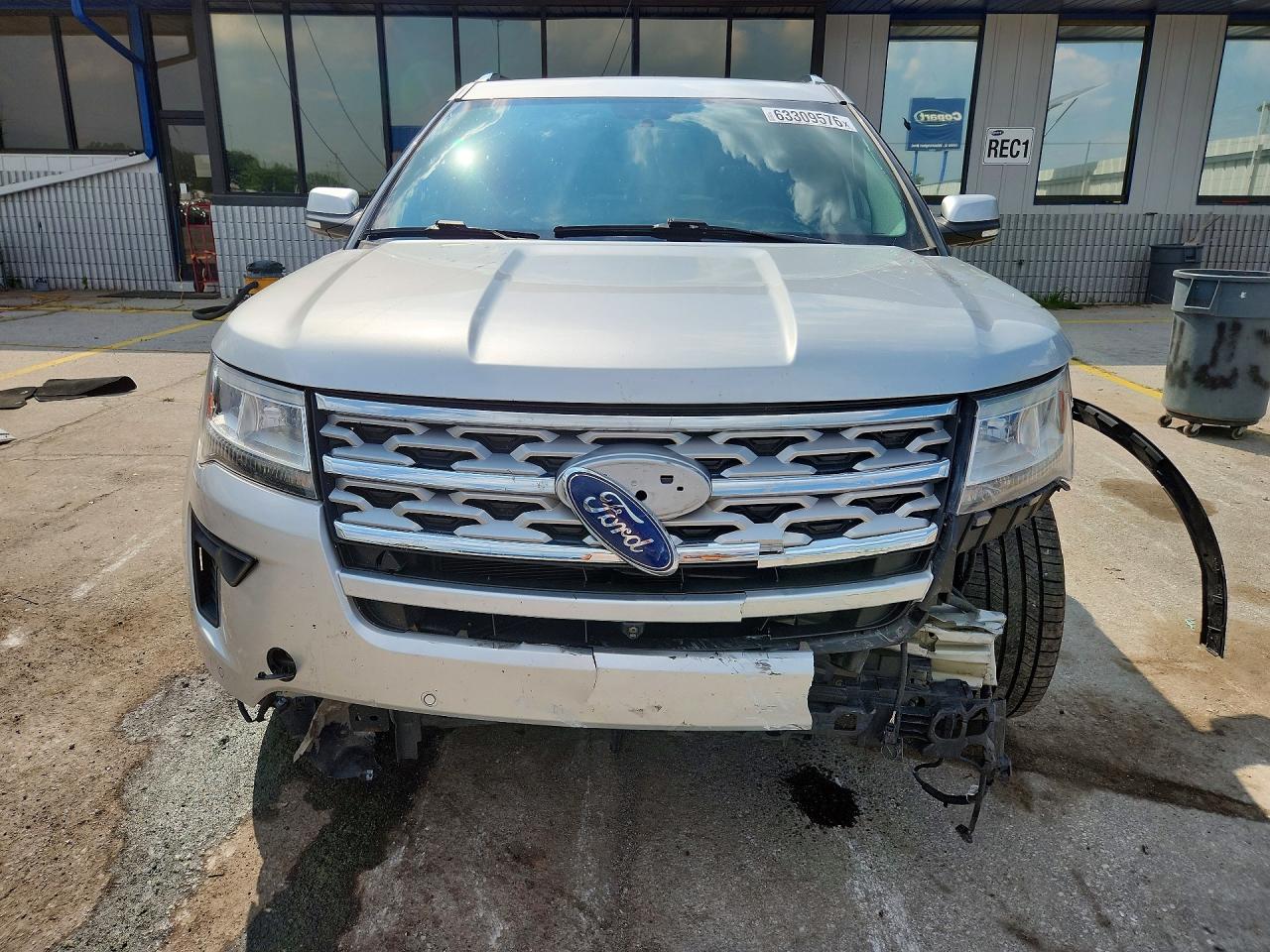 2018 Ford Explorer Limited Silver vin: 1FM5K8F86JGA57352