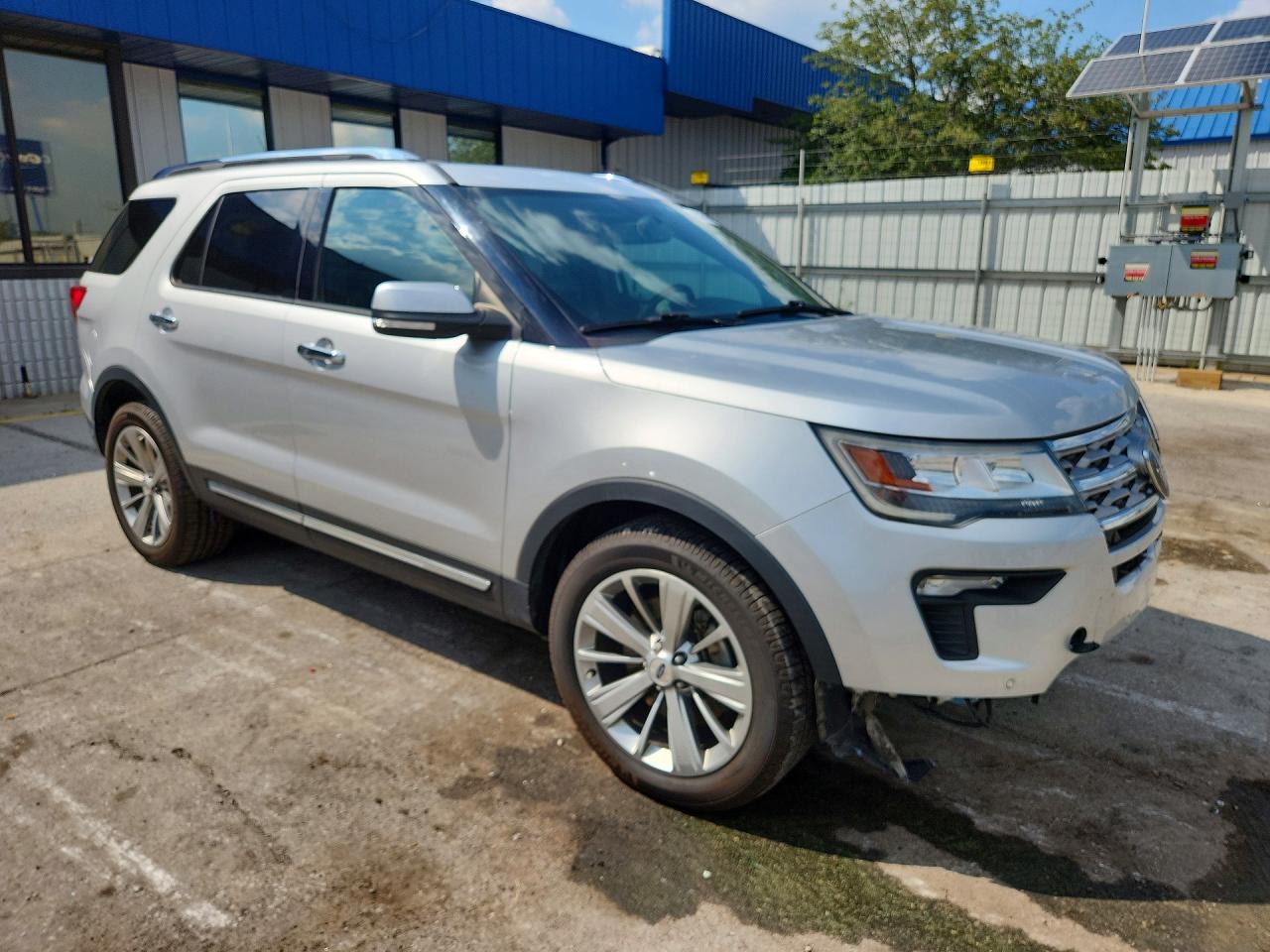 2018 Ford Explorer Limited Silver vin: 1FM5K8F86JGA57352