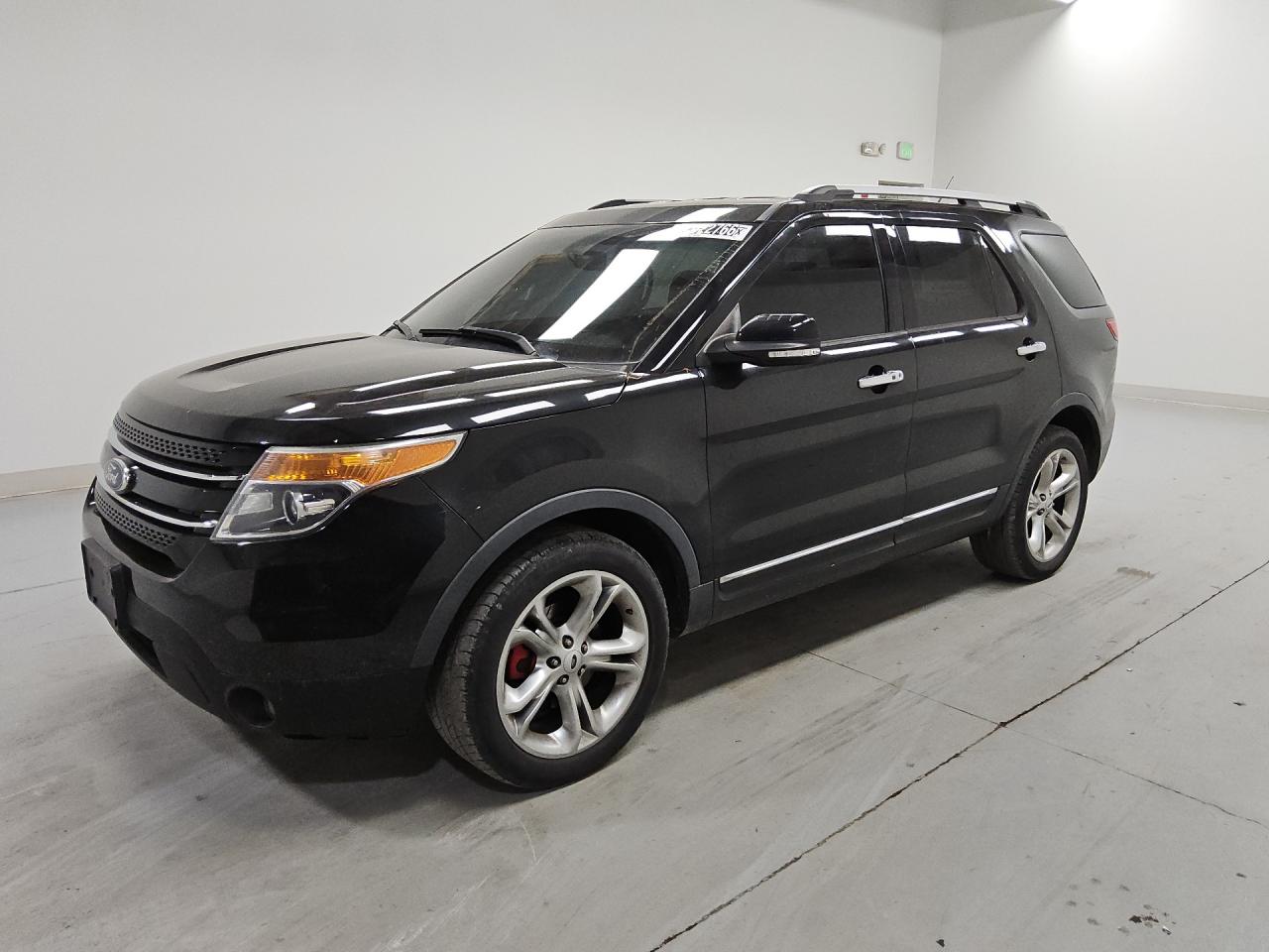 2014 Ford Explorer Limited Черный vin: 1FM5K8F88EGA68021 Damage: Left Front Fender, Chipped, 1