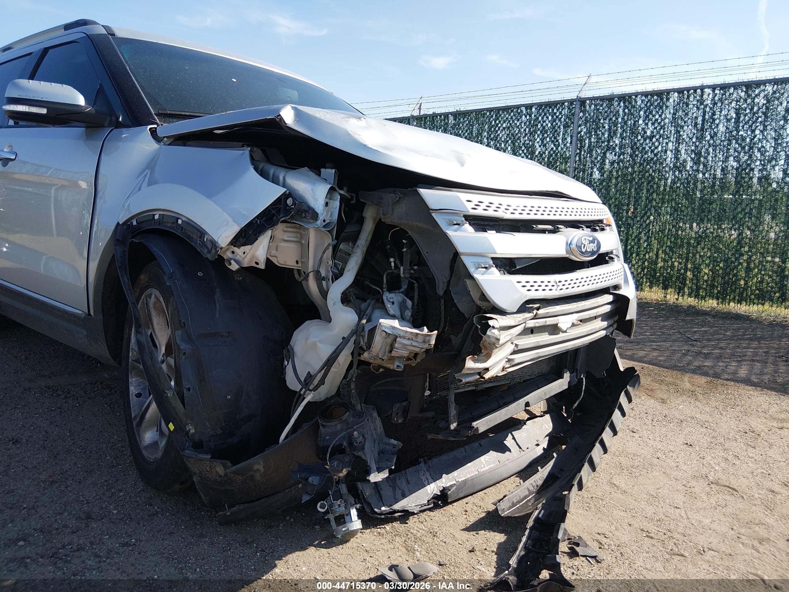 2015 Ford Explorer Limited Silver vin: 1FM5K8F88FGA93082