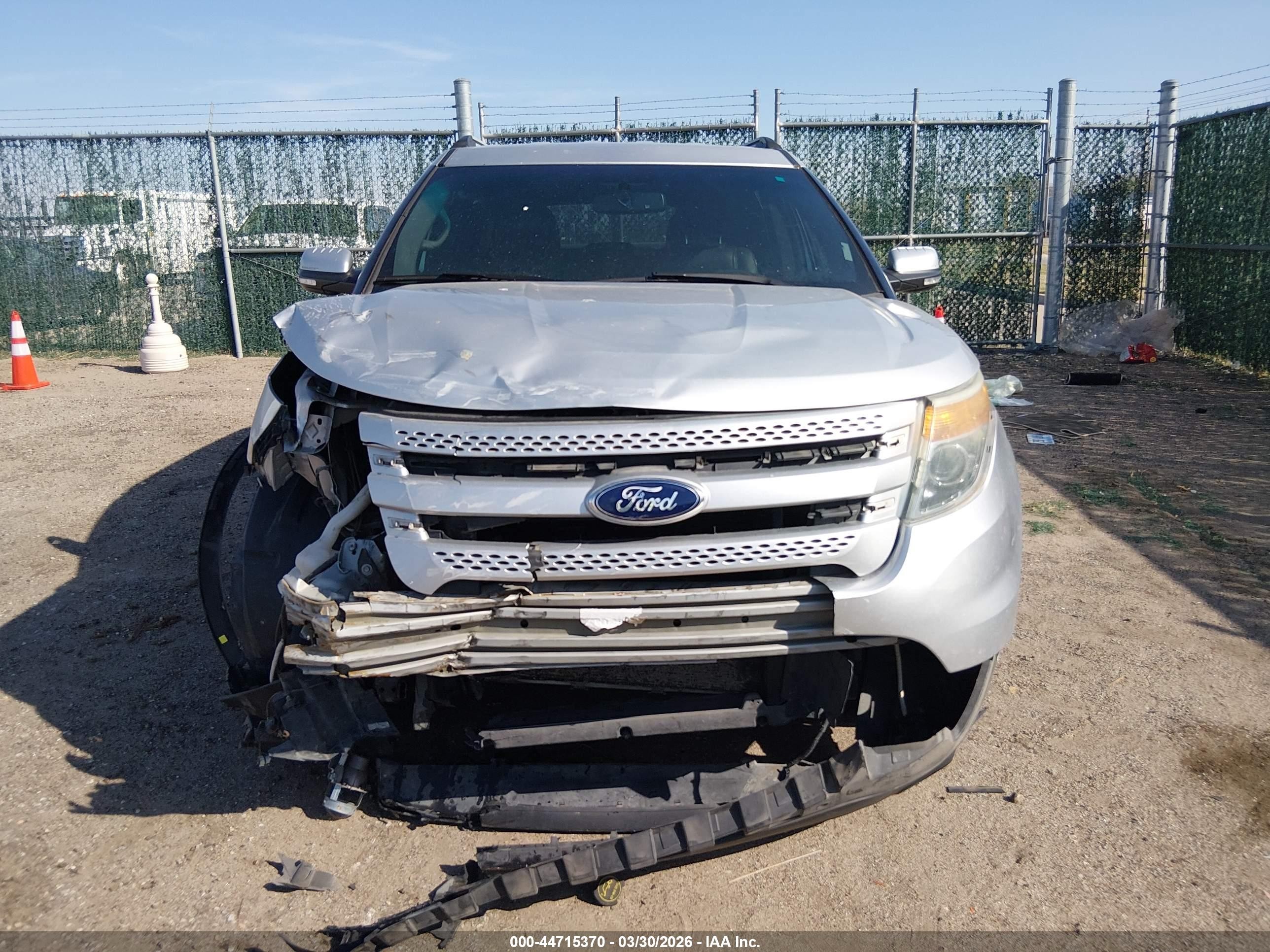 2015 Ford Explorer Limited Silver vin: 1FM5K8F88FGA93082