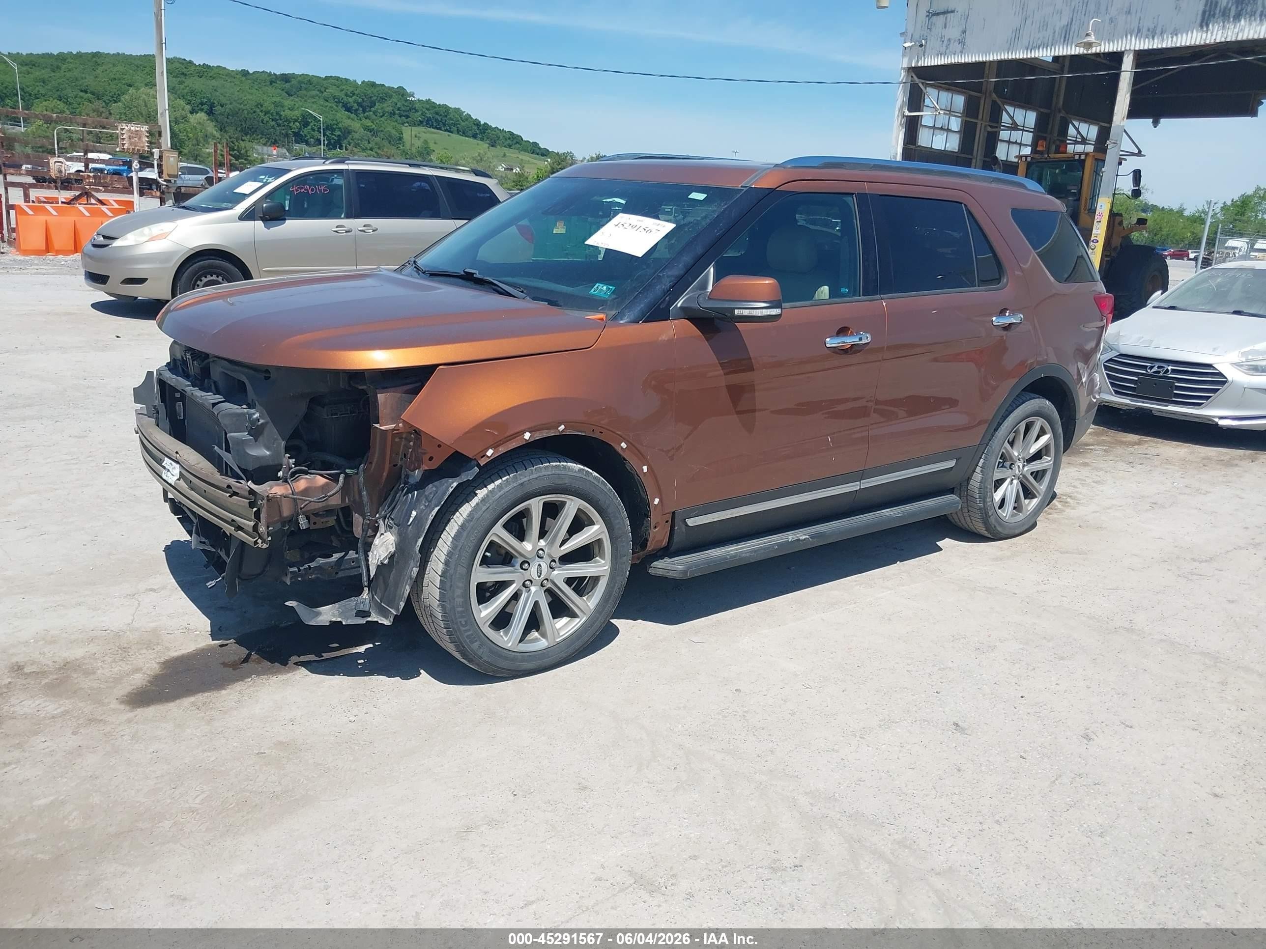 2017 Ford Explorer Limited Orange vin: 1FM5K8F88HGC52895