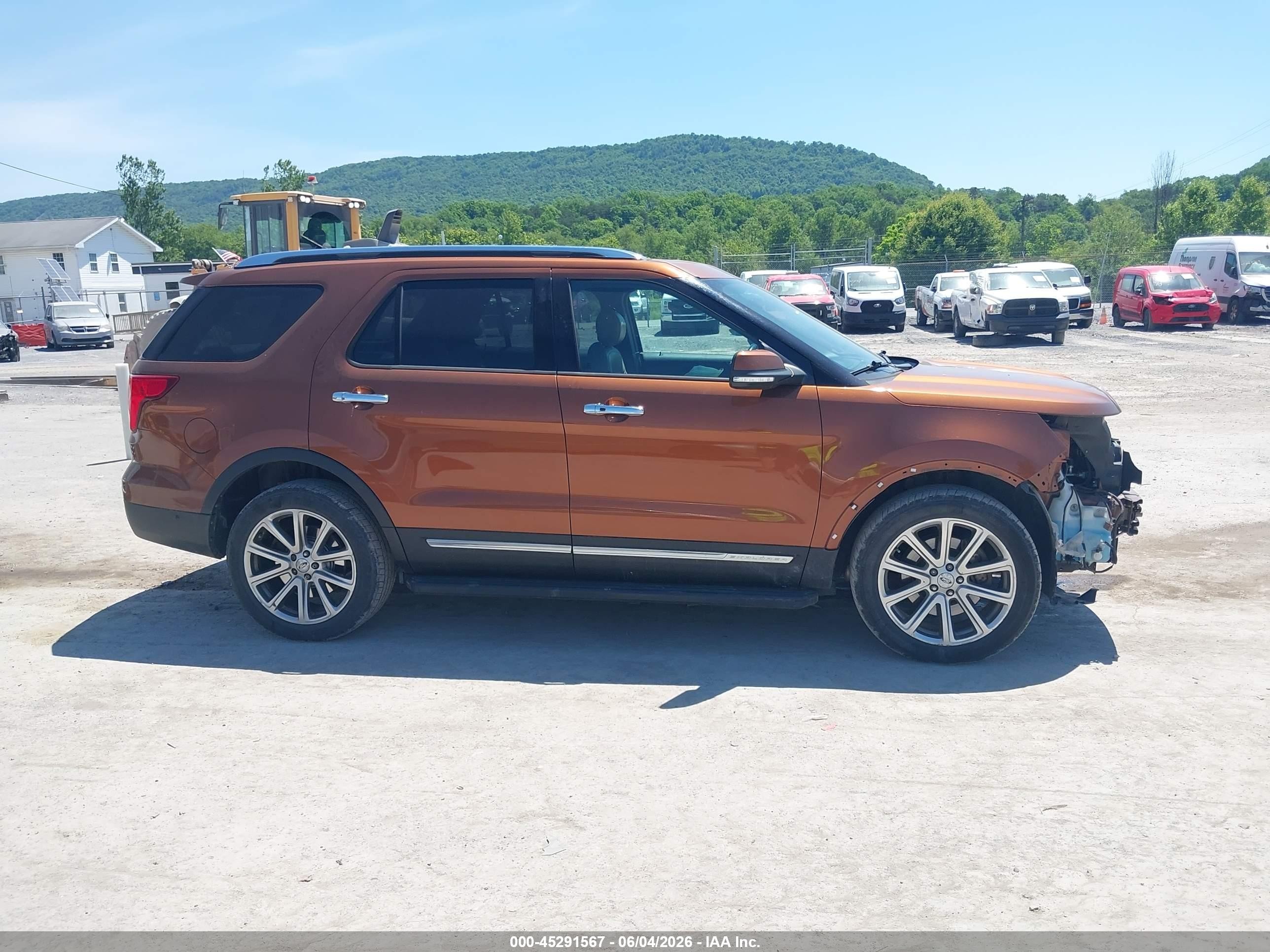 2017 Ford Explorer Limited Orange vin: 1FM5K8F88HGC52895