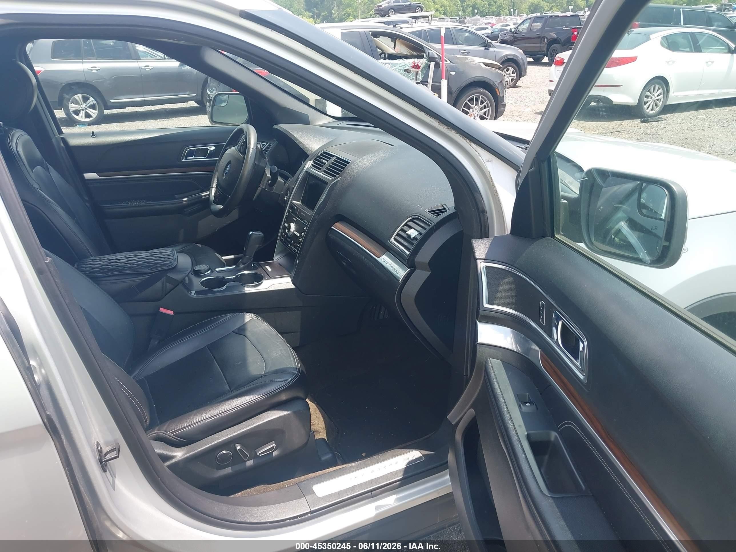 2017 Ford Explorer Limited Silver vin: 1FM5K8F8XHGC38996