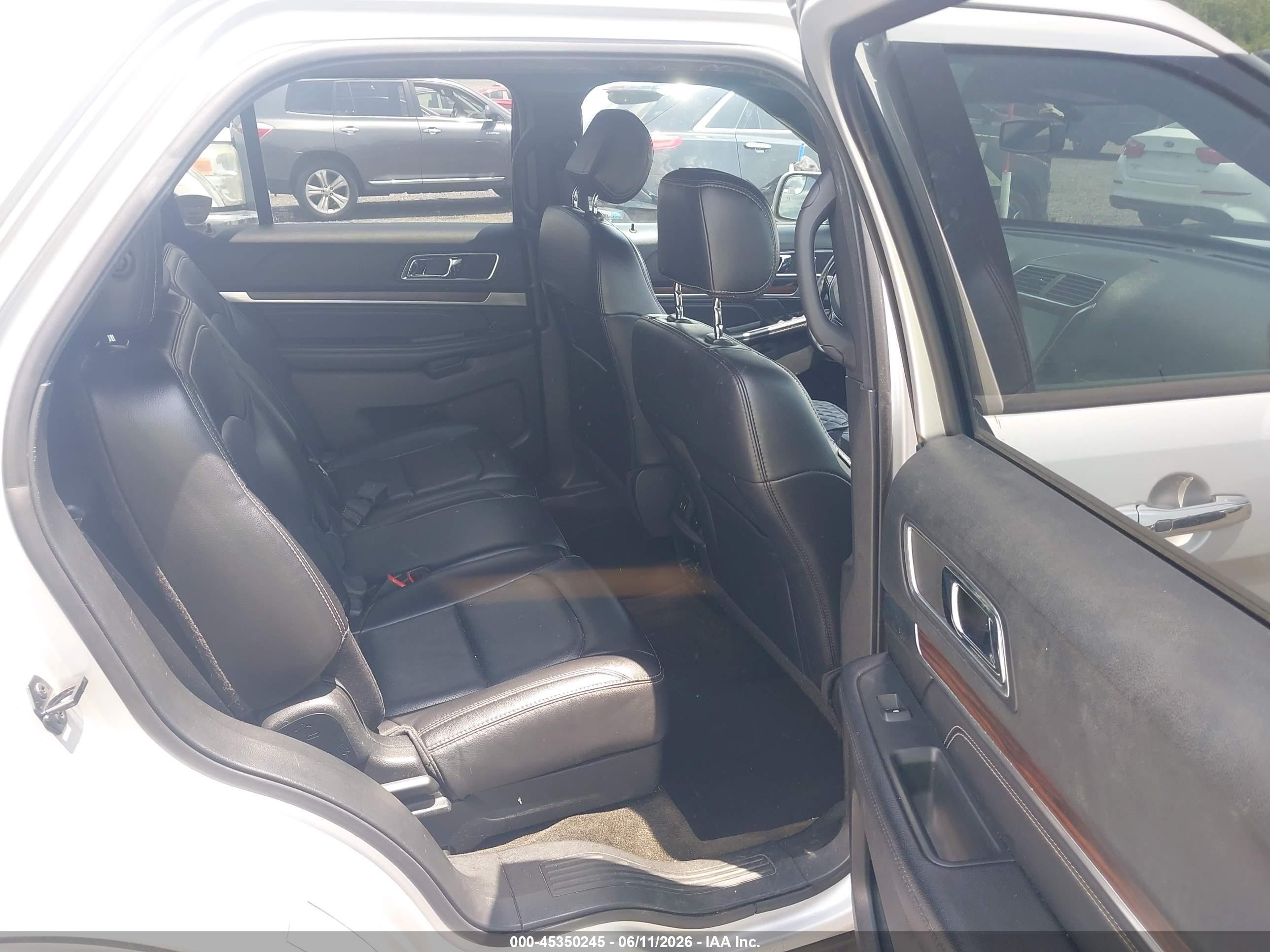 2017 Ford Explorer Limited Silver vin: 1FM5K8F8XHGC38996
