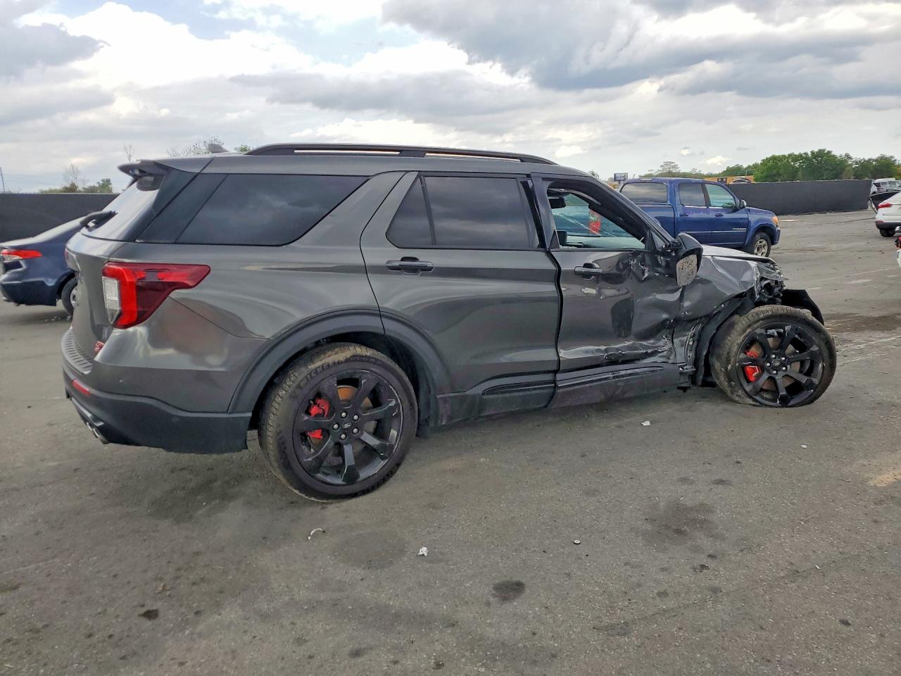 2020 Ford Explorer St Gray vin: 1FM5K8GC8LGA24021