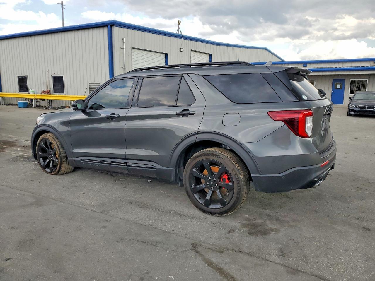 2020 Ford Explorer St Gray vin: 1FM5K8GC8LGA24021