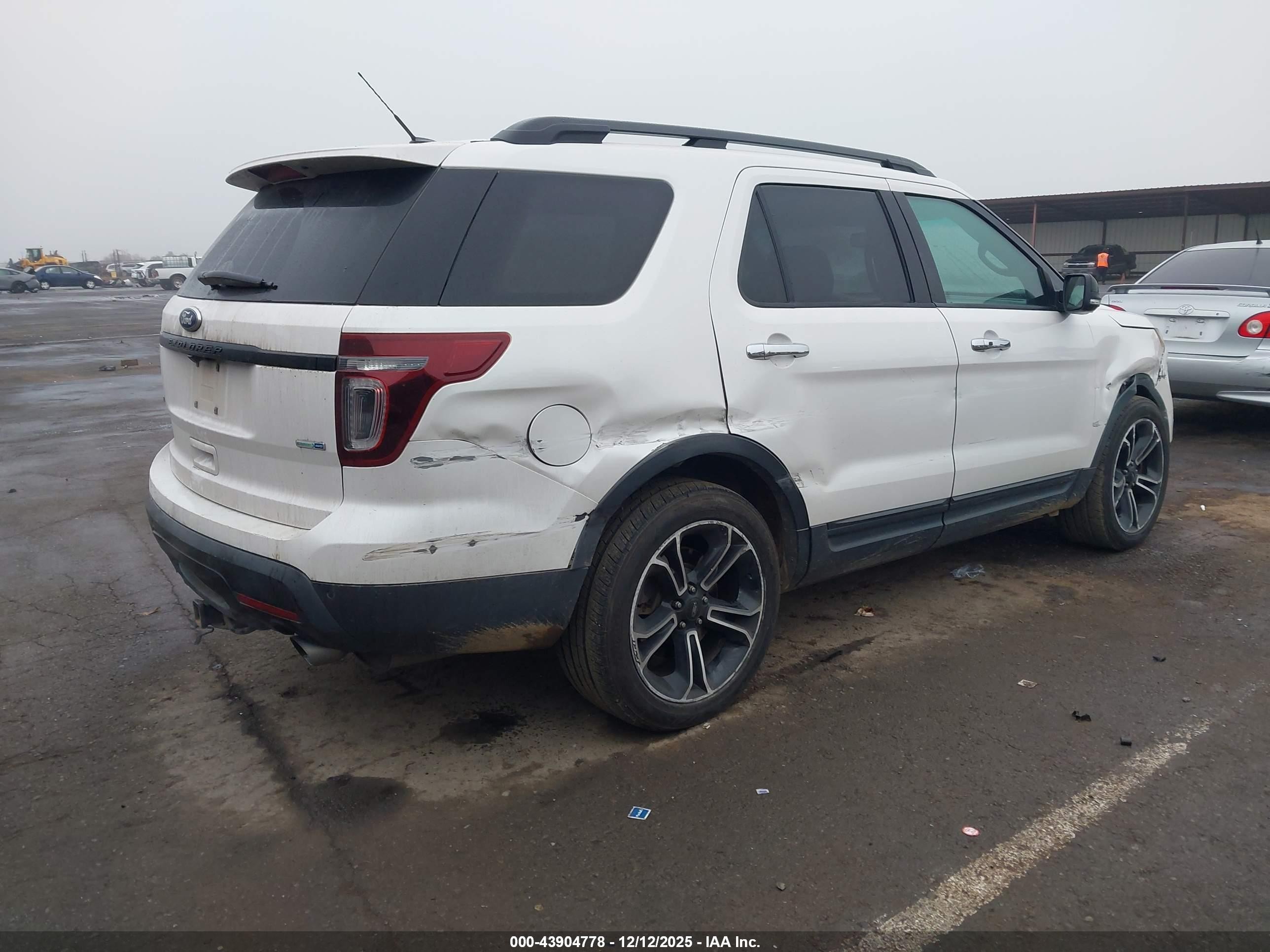 2014 Ford Explorer Sport White vin: 1FM5K8GT0EGA37848
