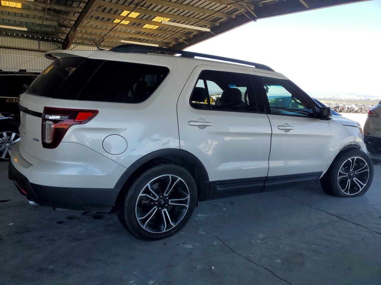 2015 Ford Explorer Sport White vin: 1FM5K8GT0FGA34739