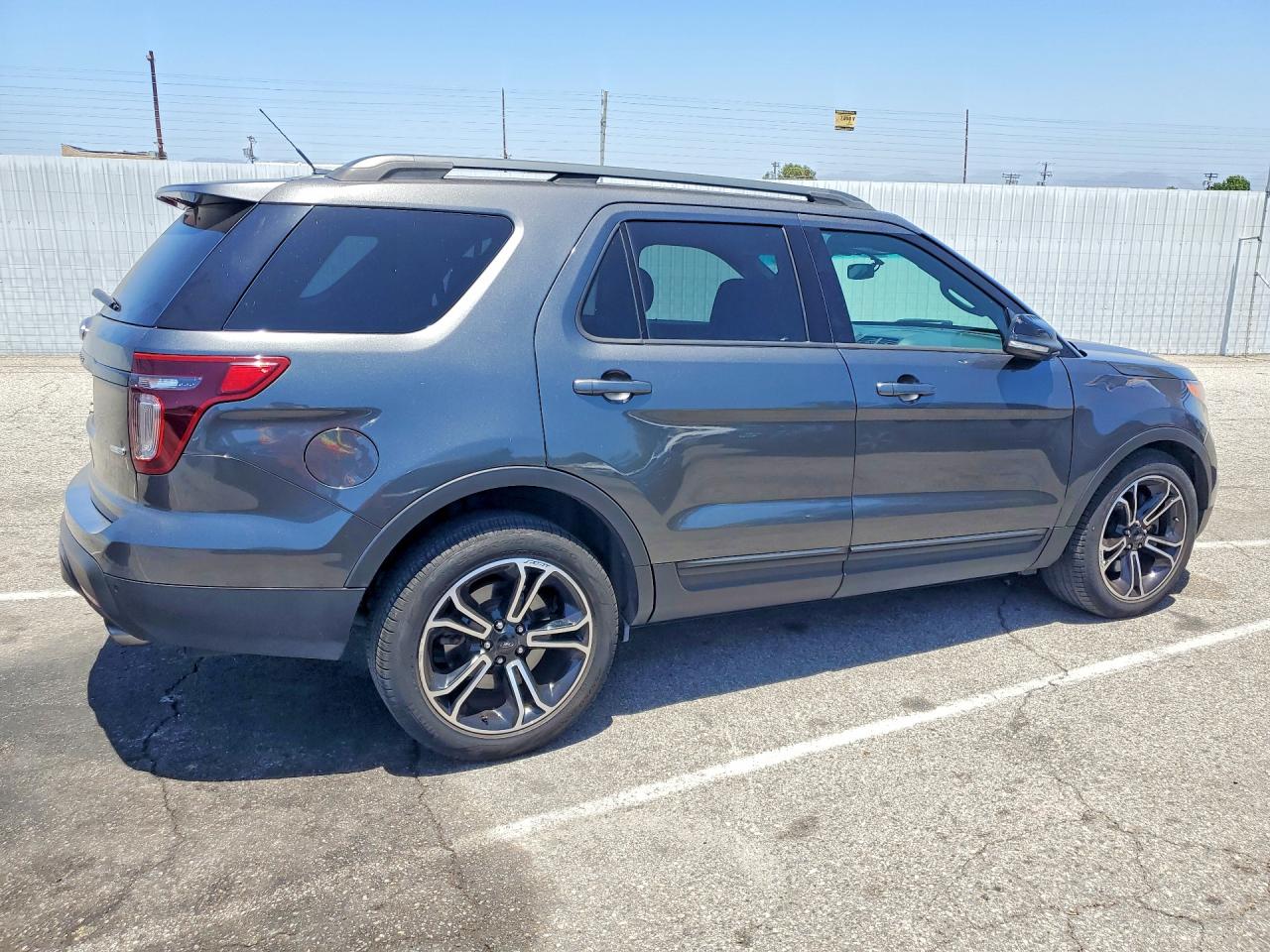 2015 Ford Explorer Sport Charcoal vin: 1FM5K8GT0FGA55168