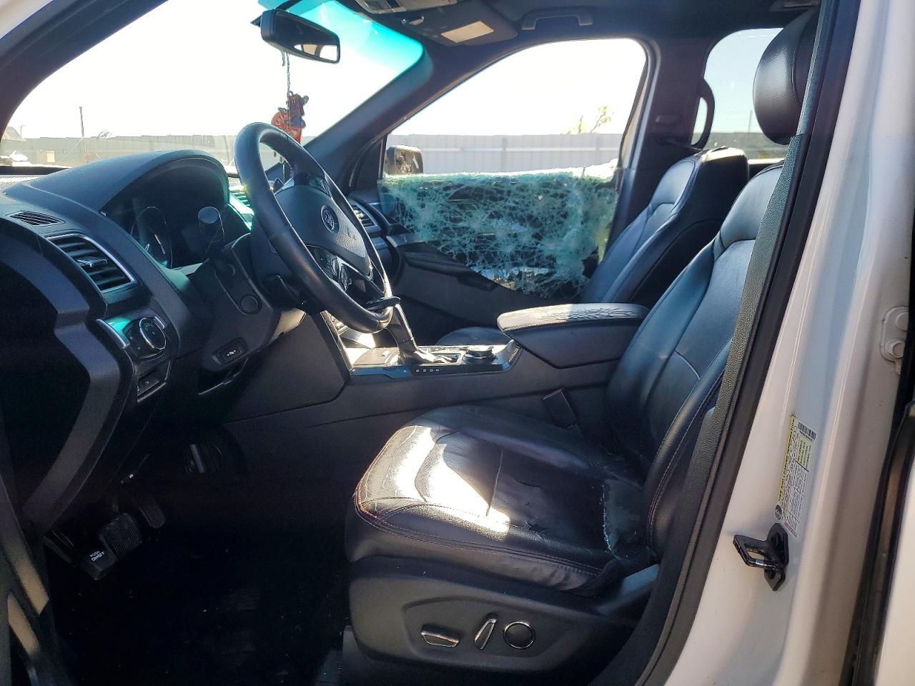 2016 Ford Explorer White vin: 1FM5K8GT0GGA43619