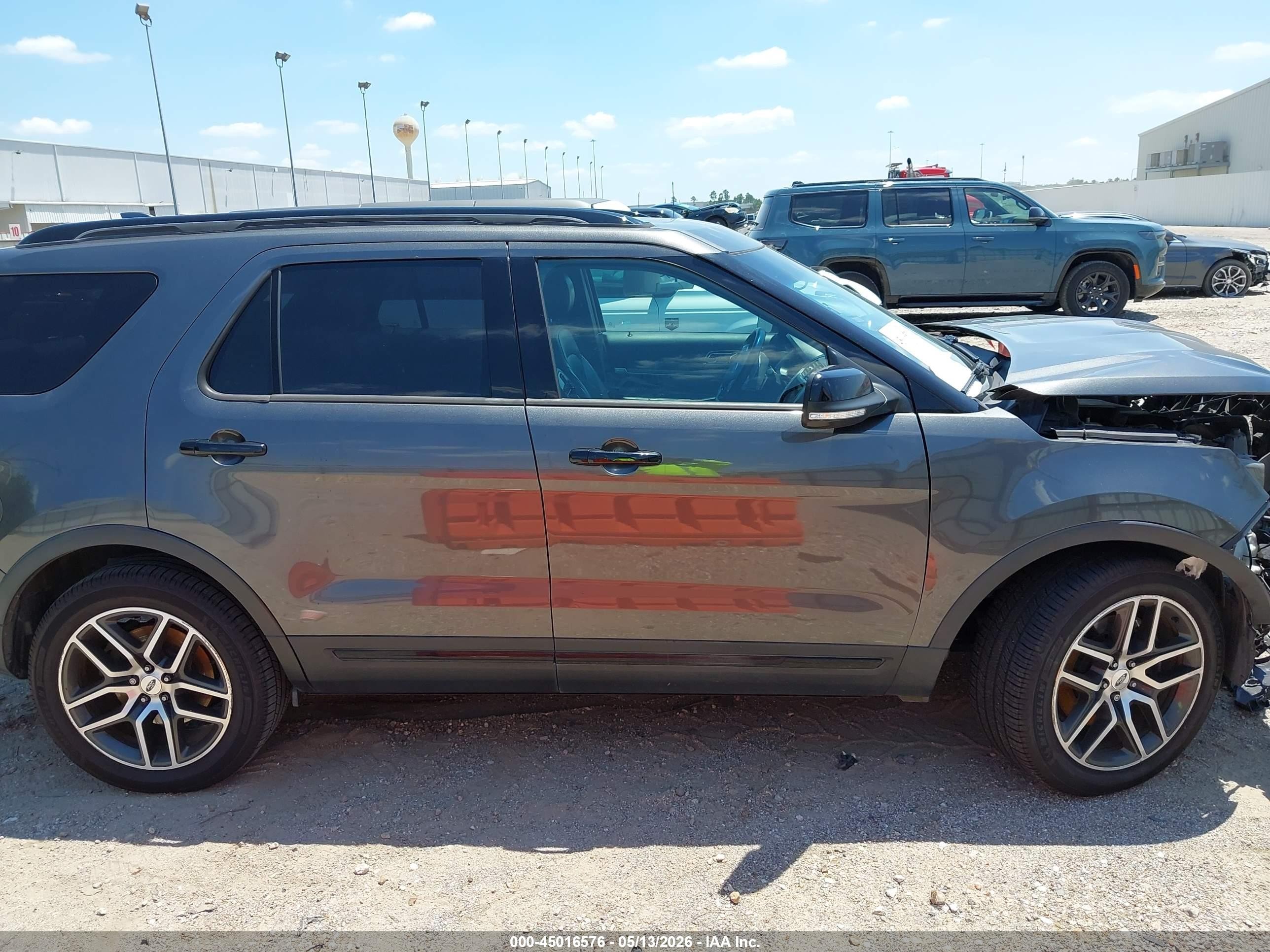 2016 Ford Explorer Sport Gray vin: 1FM5K8GT0GGA51350
