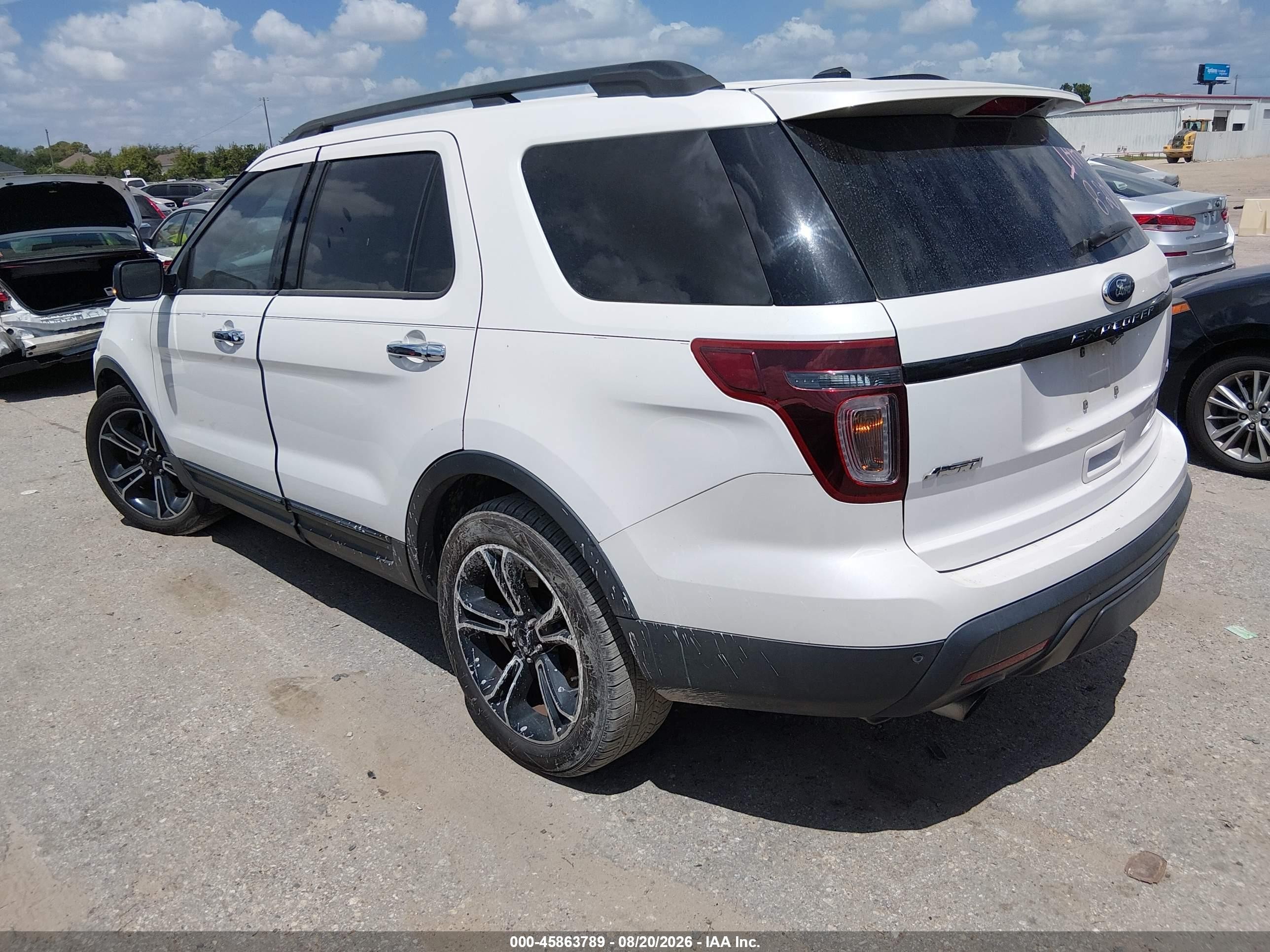 2014 Ford Explorer Sport White vin: 1FM5K8GT1EGA96682