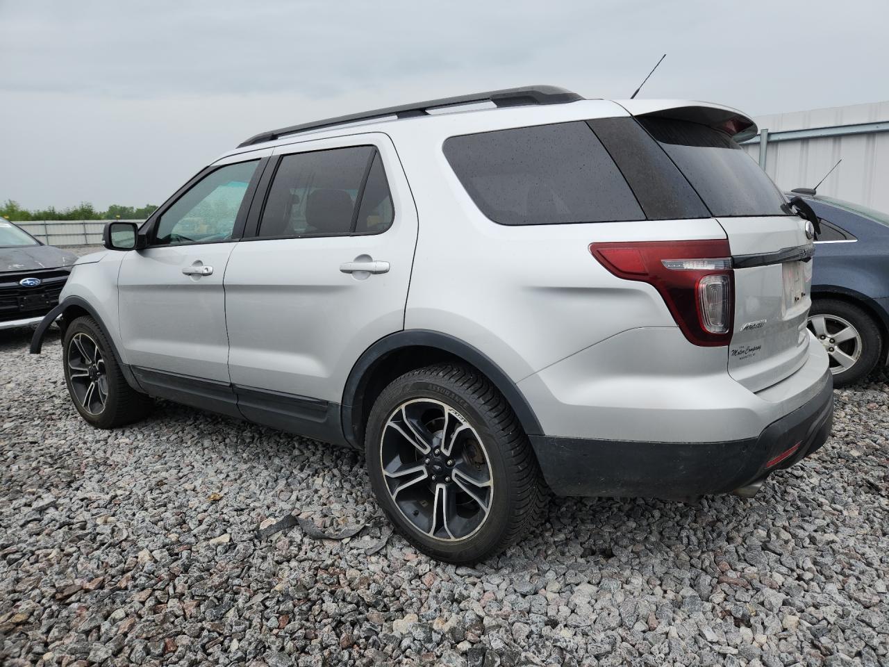 2015 Ford Explorer Sport Серебряный vin: 1FM5K8GT1FGA14256