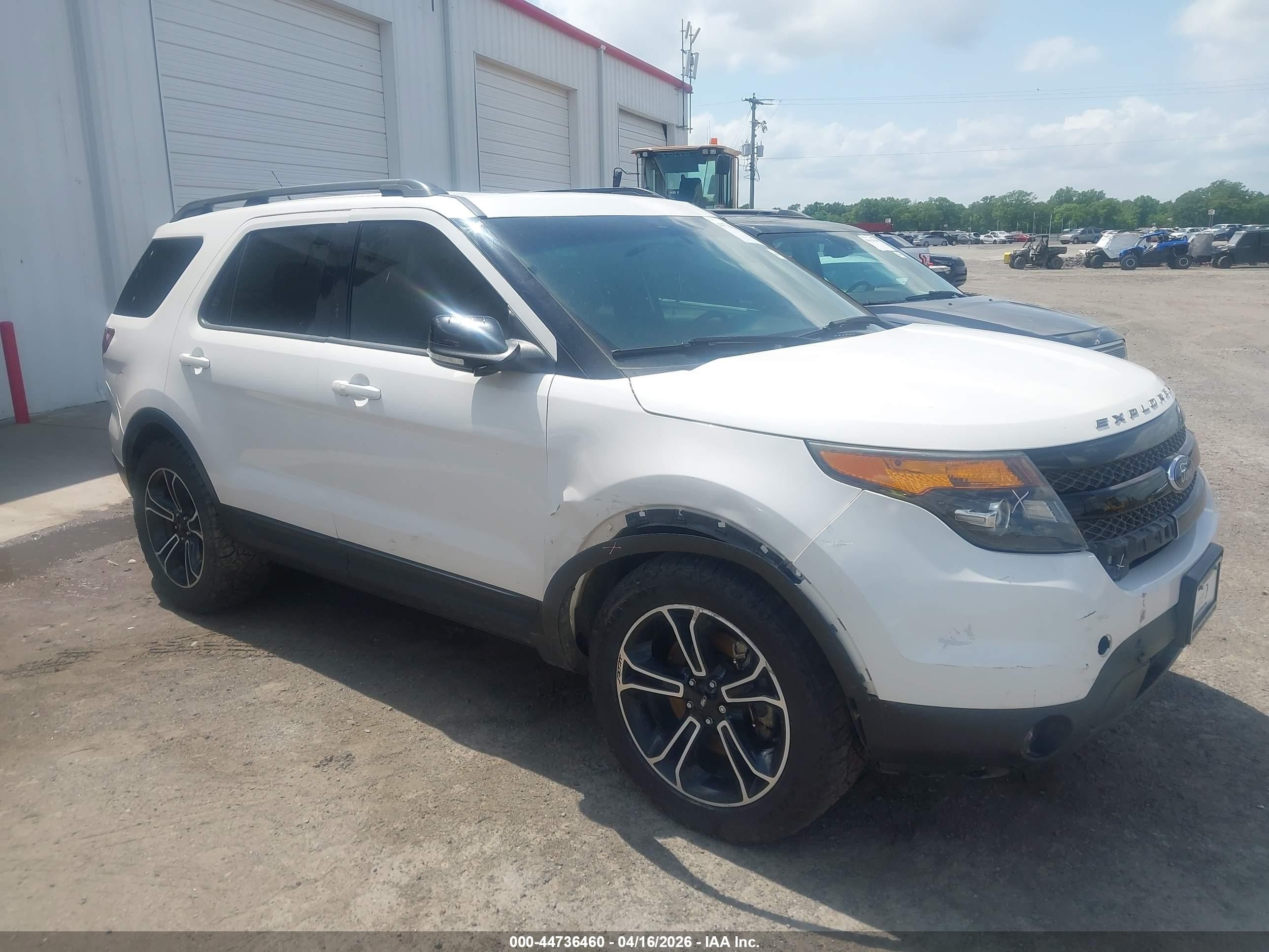 2015 Ford Explorer Sport Белый vin: 1FM5K8GT1FGA19053