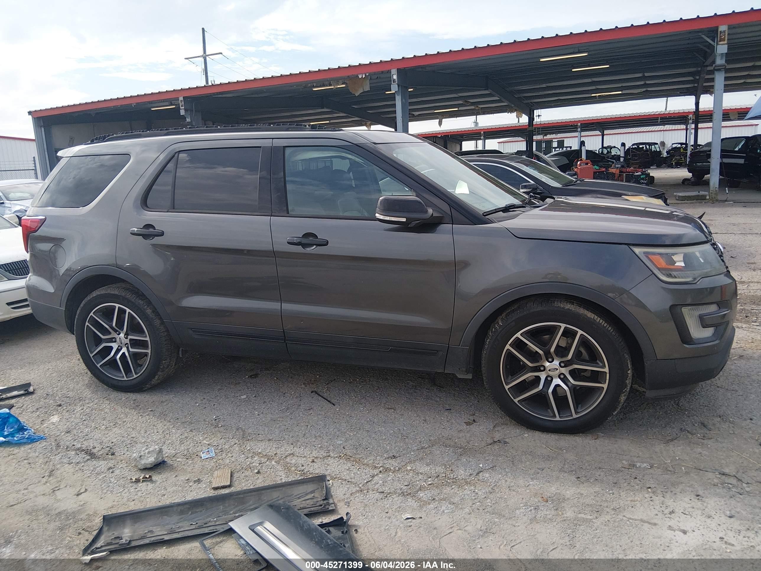 2016 Ford Explorer Sport Gray vin: 1FM5K8GT1GGD21556