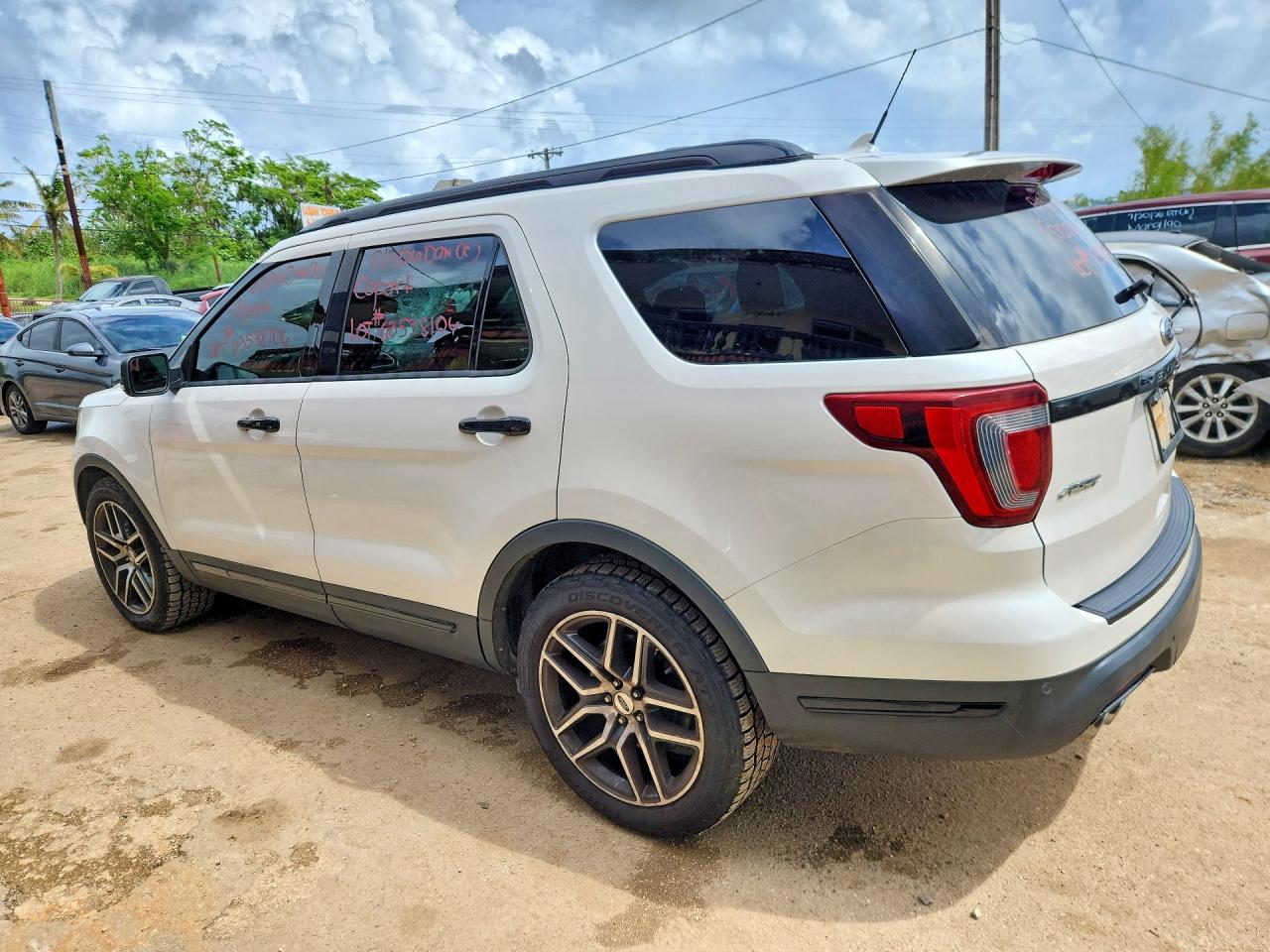 2018 Ford Explorer Sport White vin: 1FM5K8GT1JGA56807