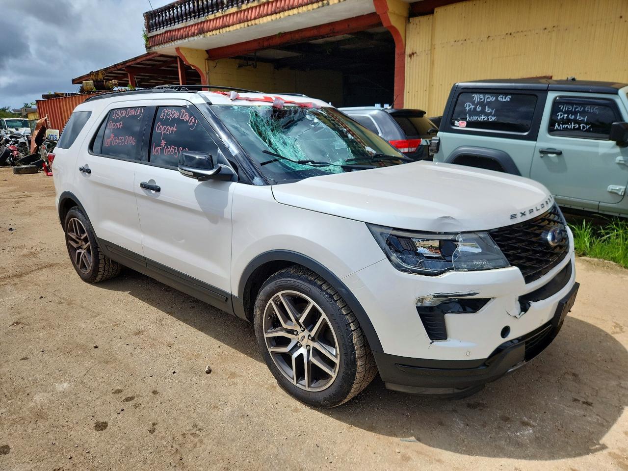 2018 Ford Explorer Sport White vin: 1FM5K8GT1JGA56807