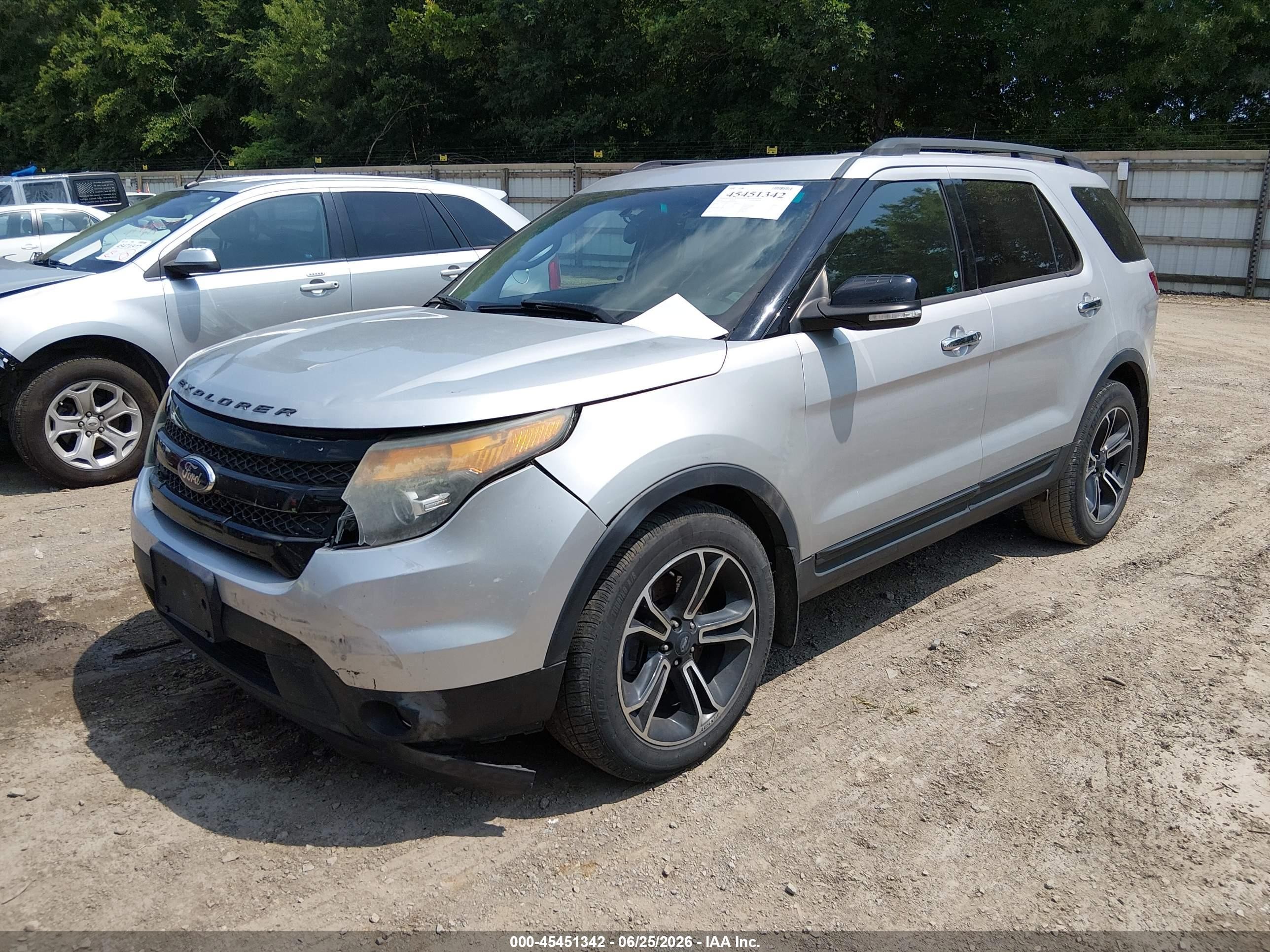 2014 Ford Explorer Sport Серебряный vin: 1FM5K8GT2EGA93046