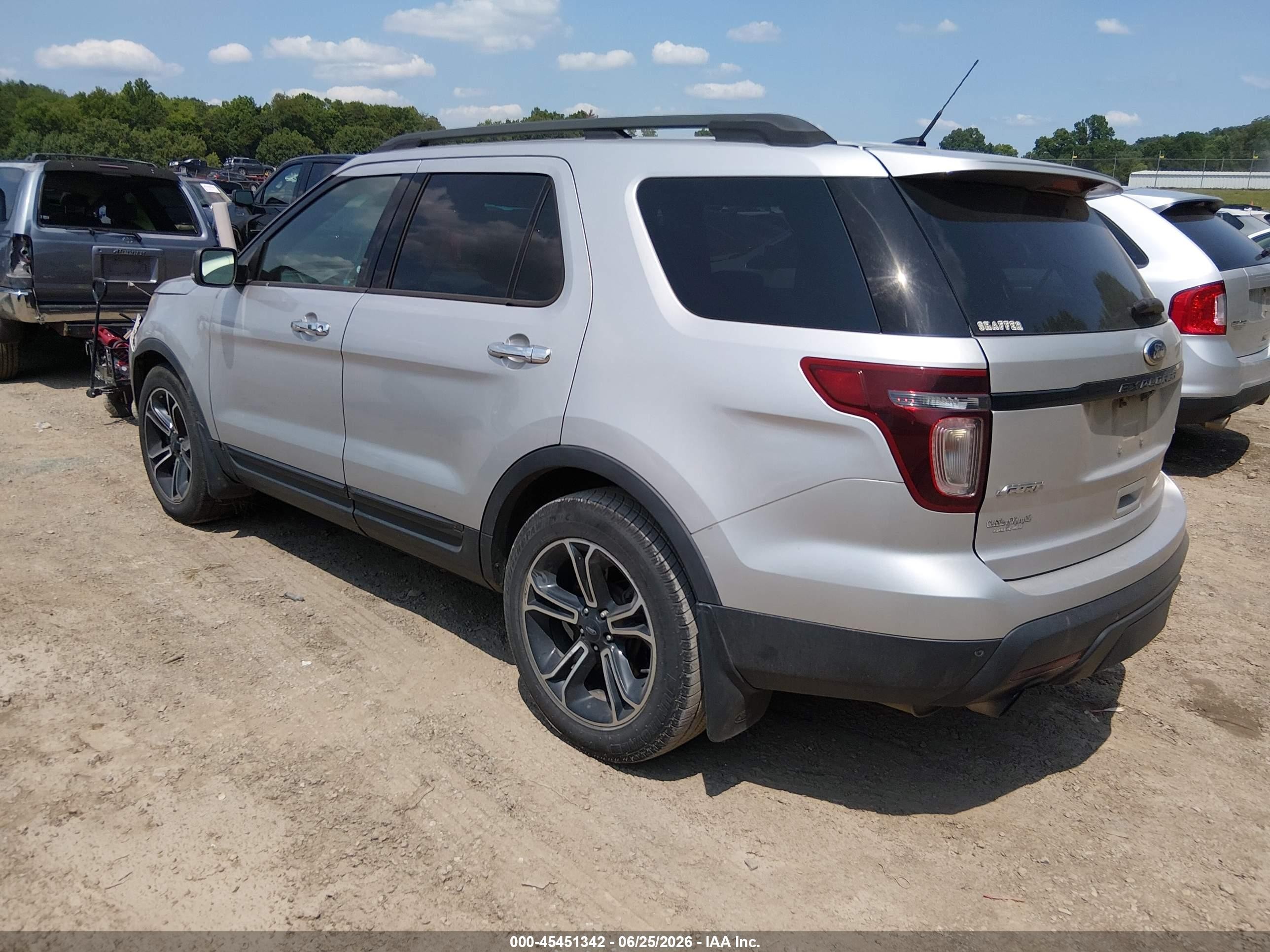2014 Ford Explorer Sport Серебряный vin: 1FM5K8GT2EGA93046