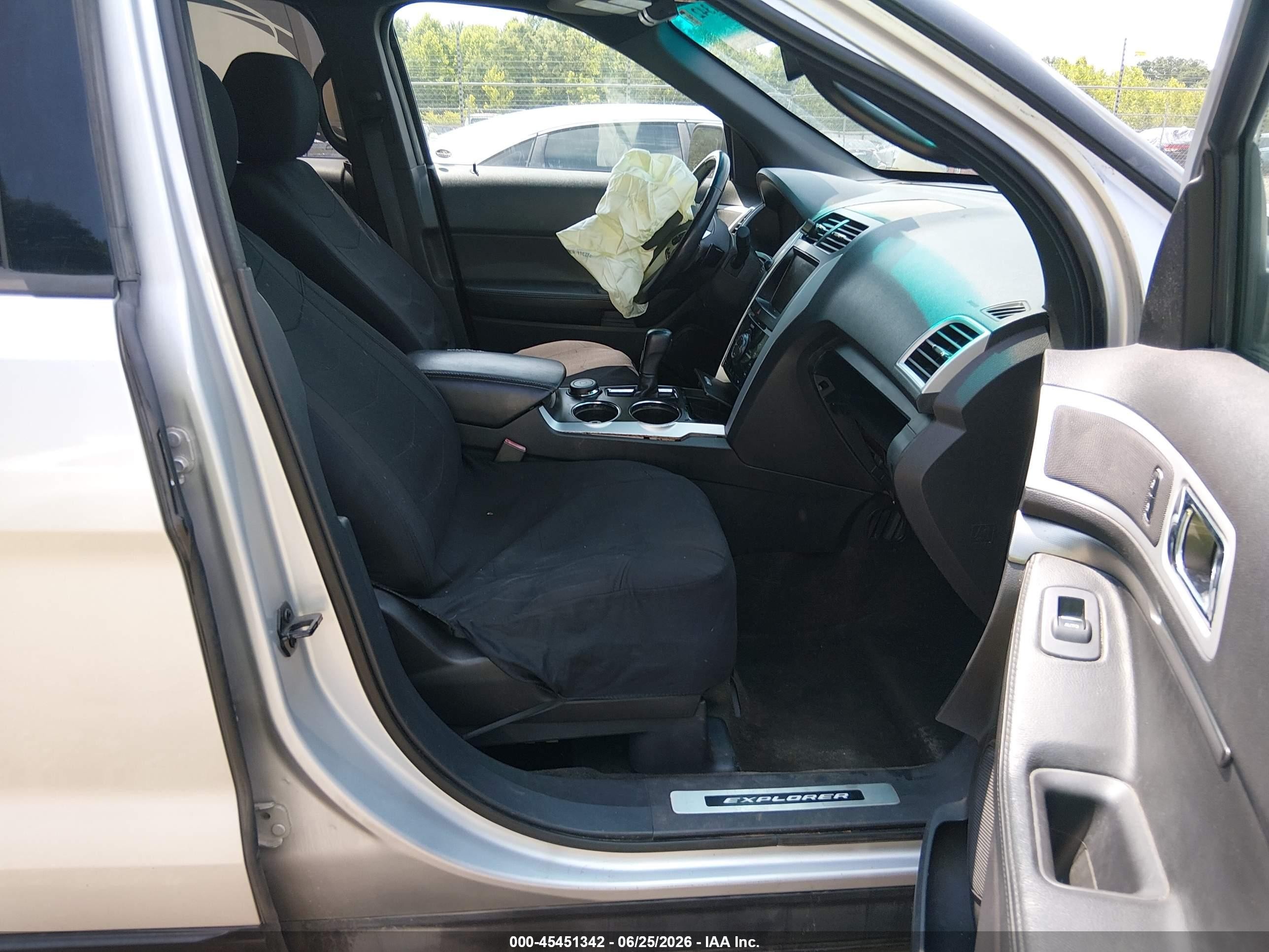 2014 Ford Explorer Sport Серебряный vin: 1FM5K8GT2EGA93046