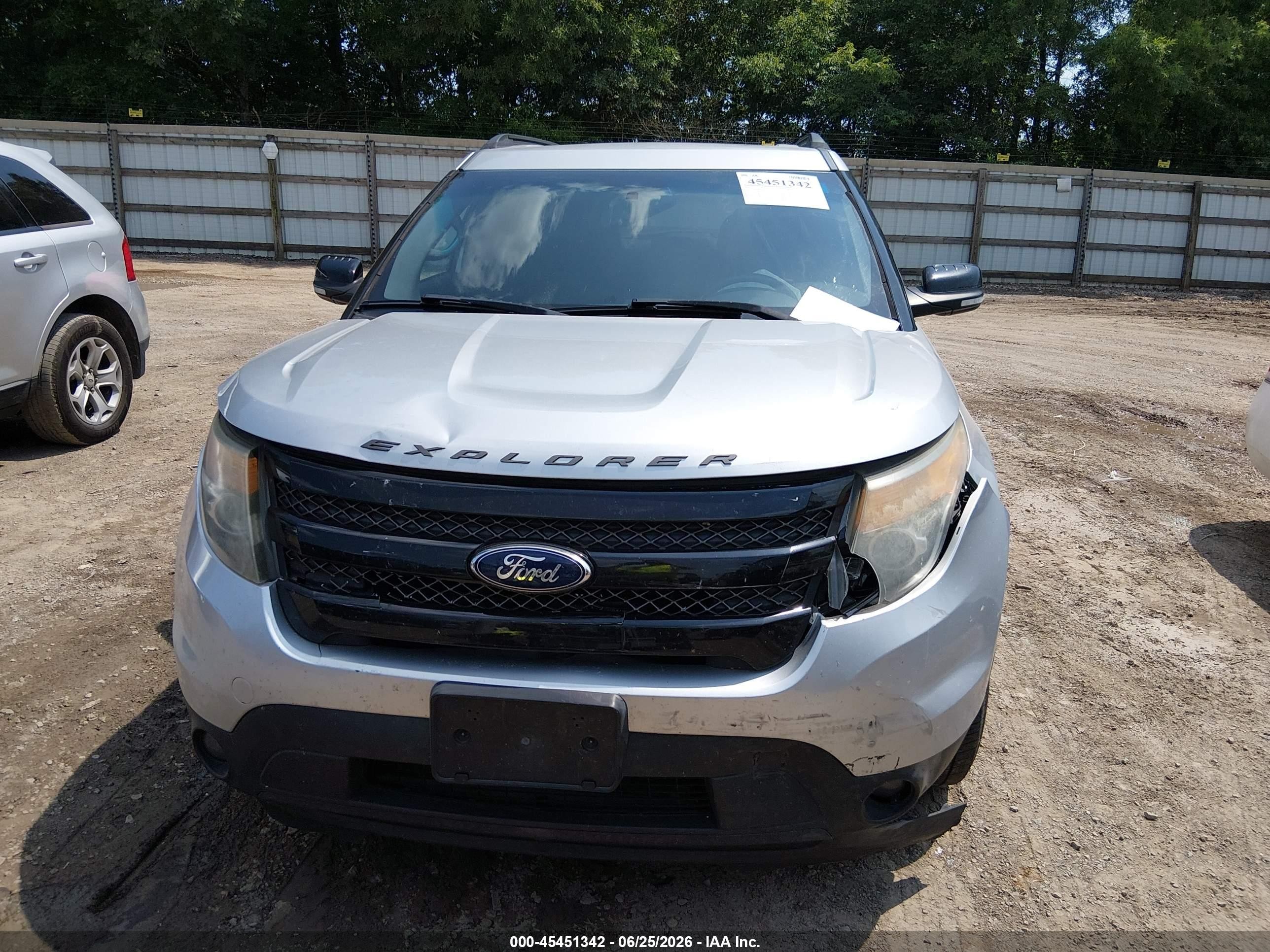 2014 Ford Explorer Sport Серебряный vin: 1FM5K8GT2EGA93046