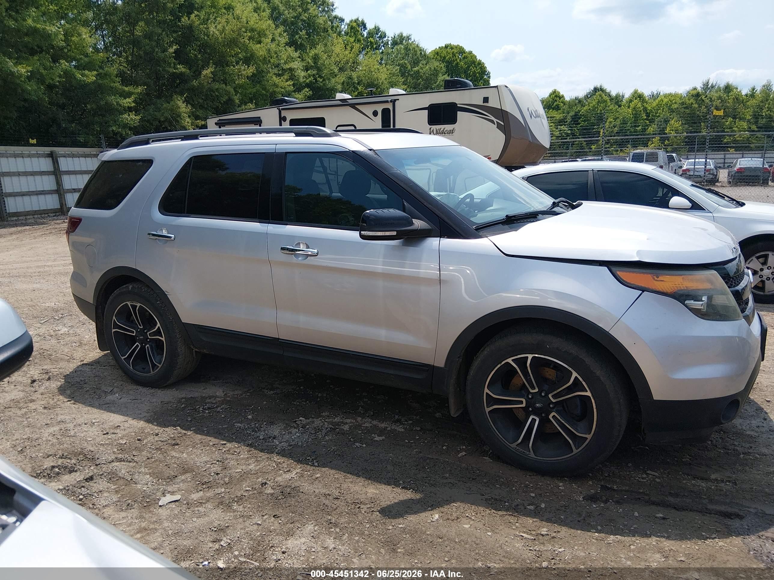 2014 Ford Explorer Sport Серебряный vin: 1FM5K8GT2EGA93046